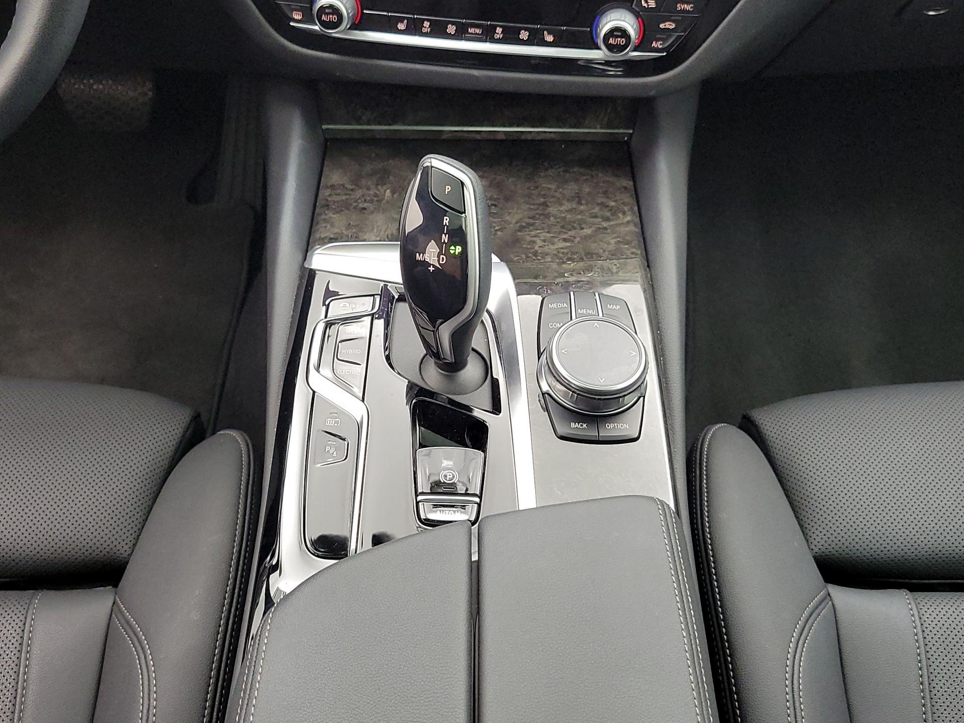 Thumbnail: 2023 BMW 5 Series - 18