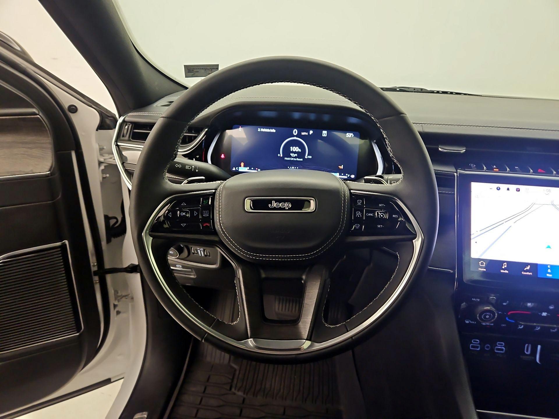 Thumbnail: 2023 Jeep Grand Cherokee - 10