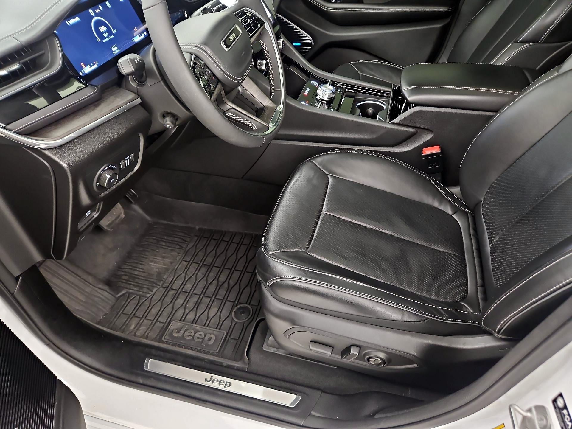 Thumbnail: 2023 Jeep Grand Cherokee - 11