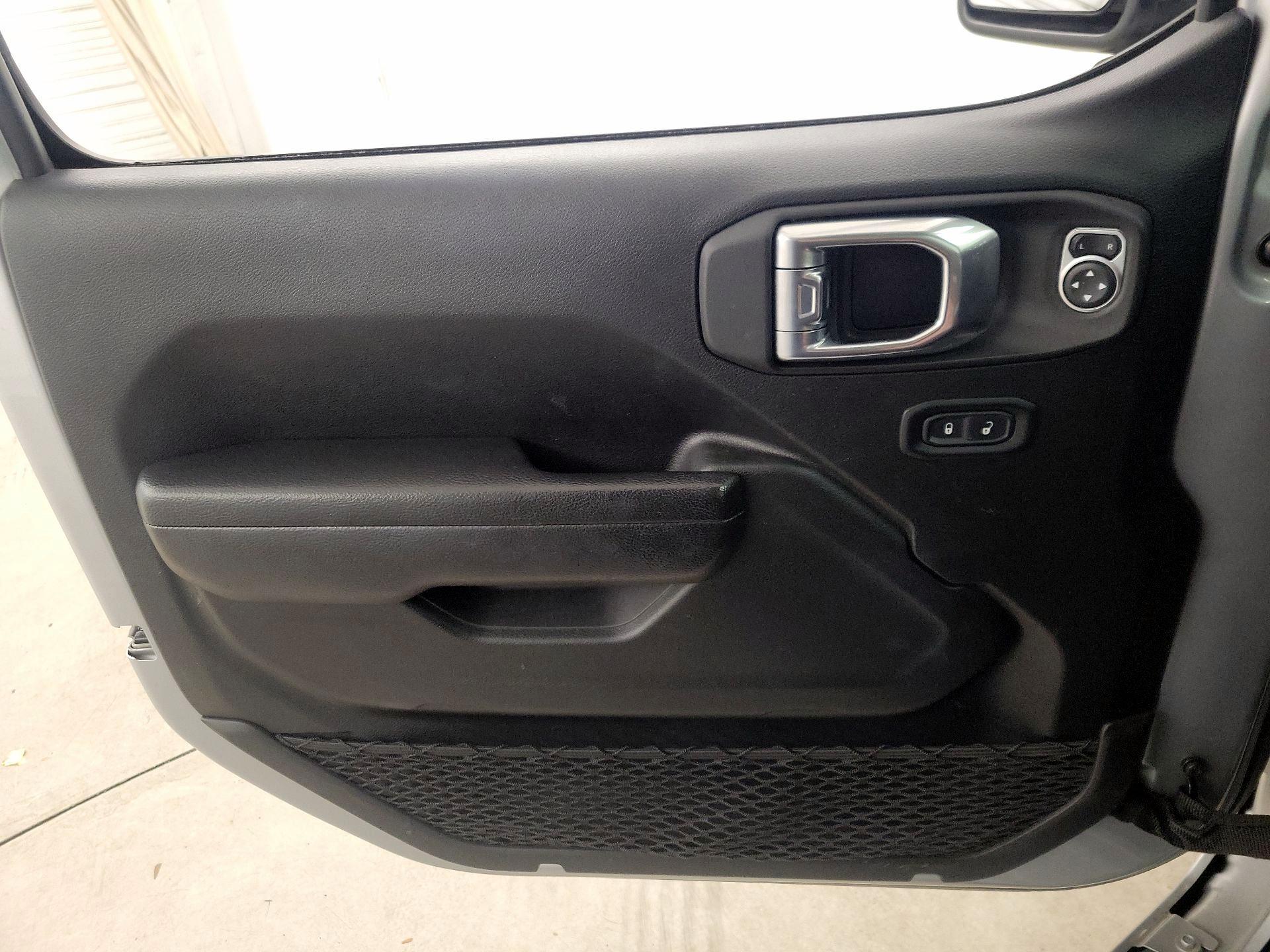 Thumbnail: 2022 Jeep Gladiator - 12