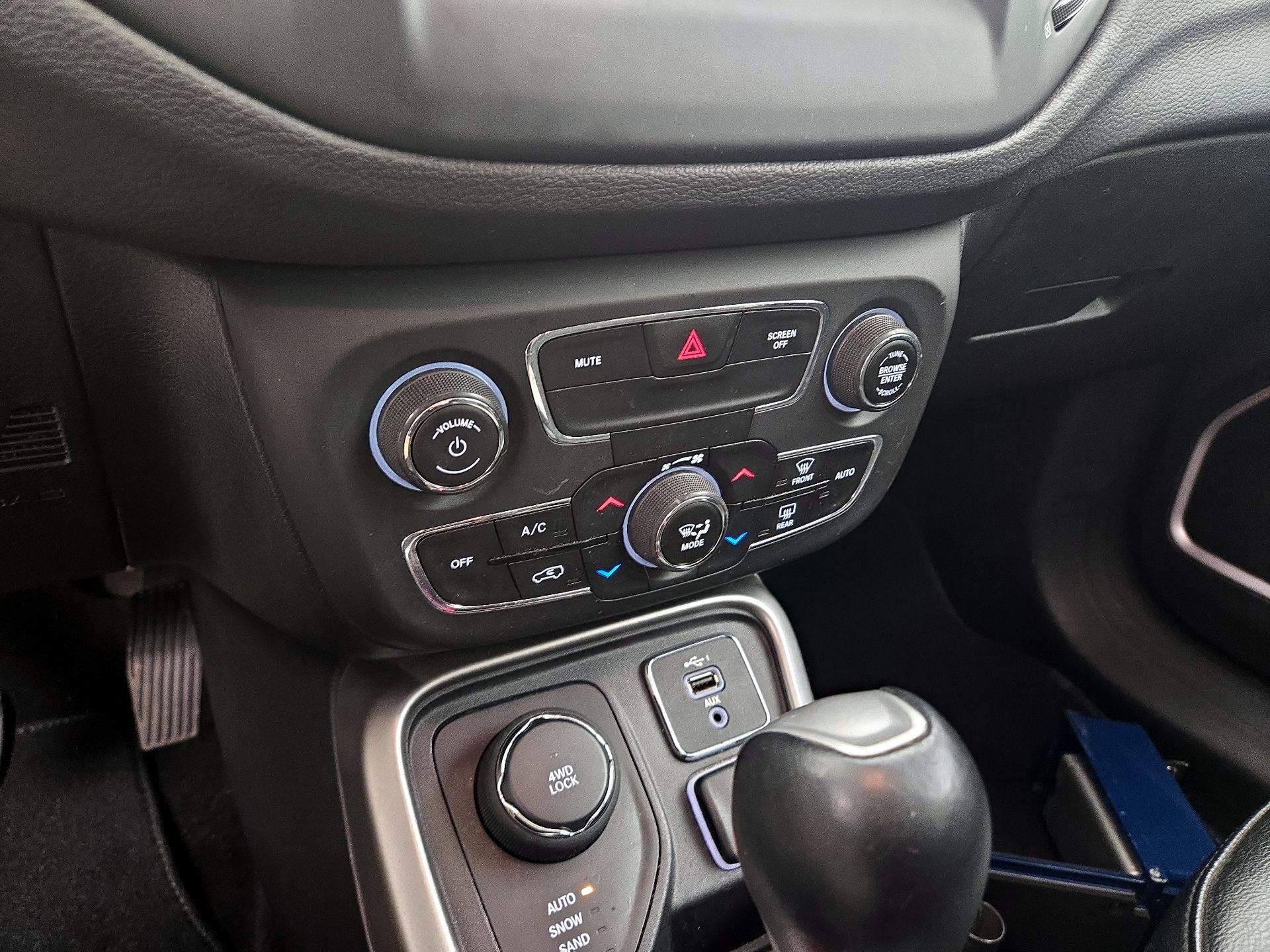 Thumbnail: 2019 Jeep Compass - 16