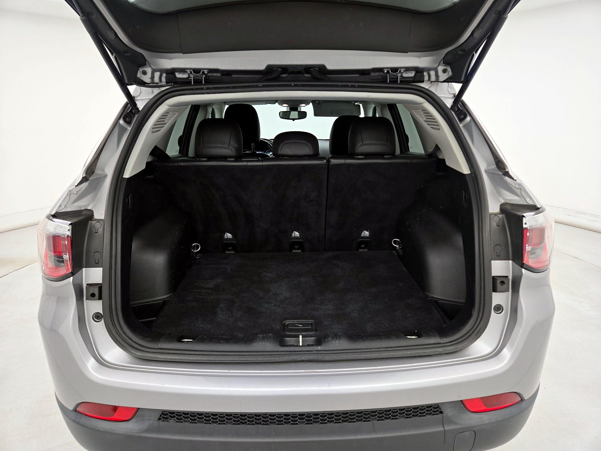 Thumbnail: 2019 Jeep Compass - 20