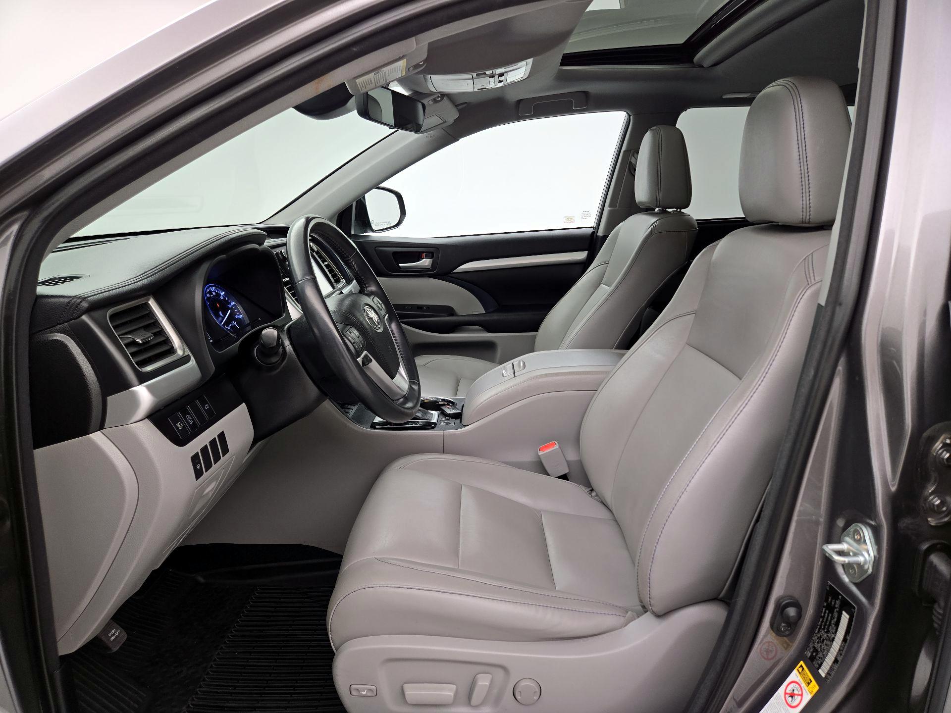 Thumbnail: 2018 Toyota Highlander - 11