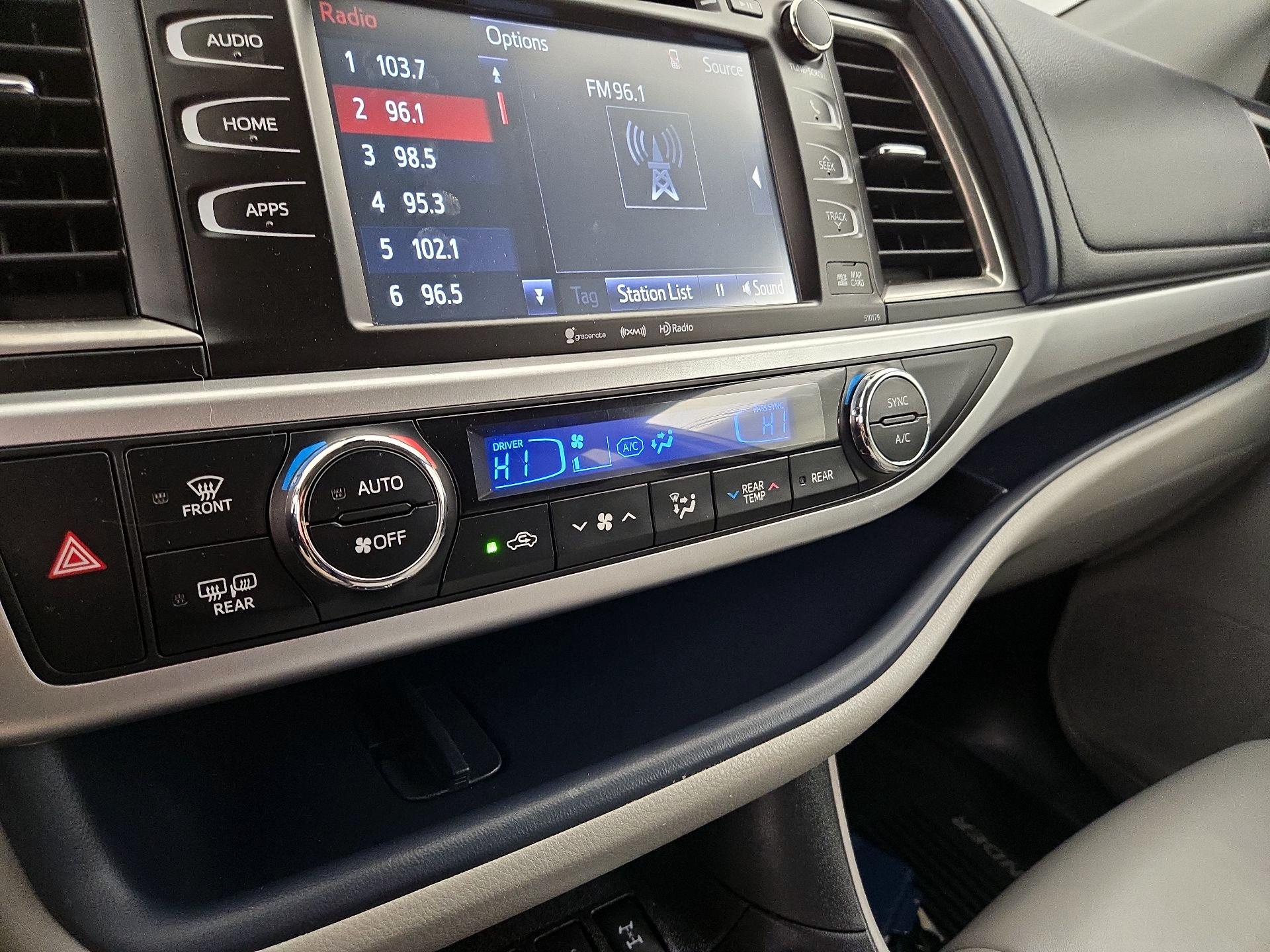 Thumbnail: 2018 Toyota Highlander - 17