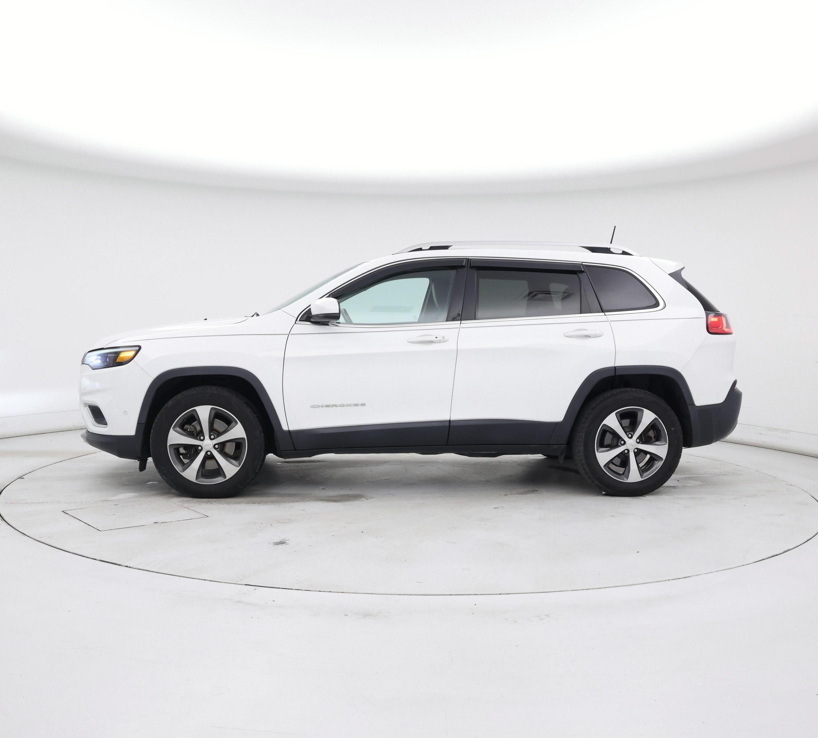 Thumbnail: 2019 Jeep Cherokee - 3