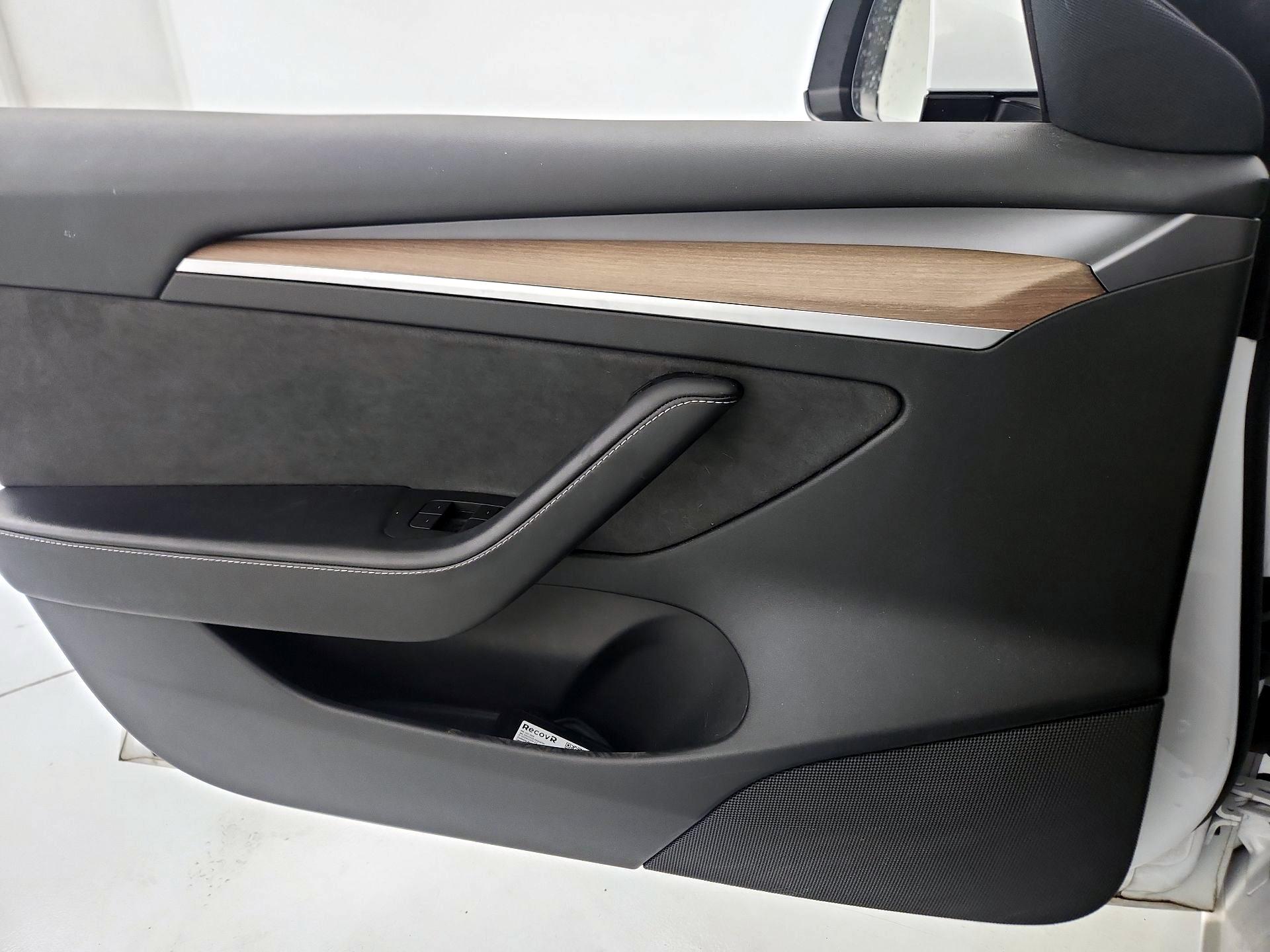 Thumbnail: 2023 Tesla Model 3 - 12