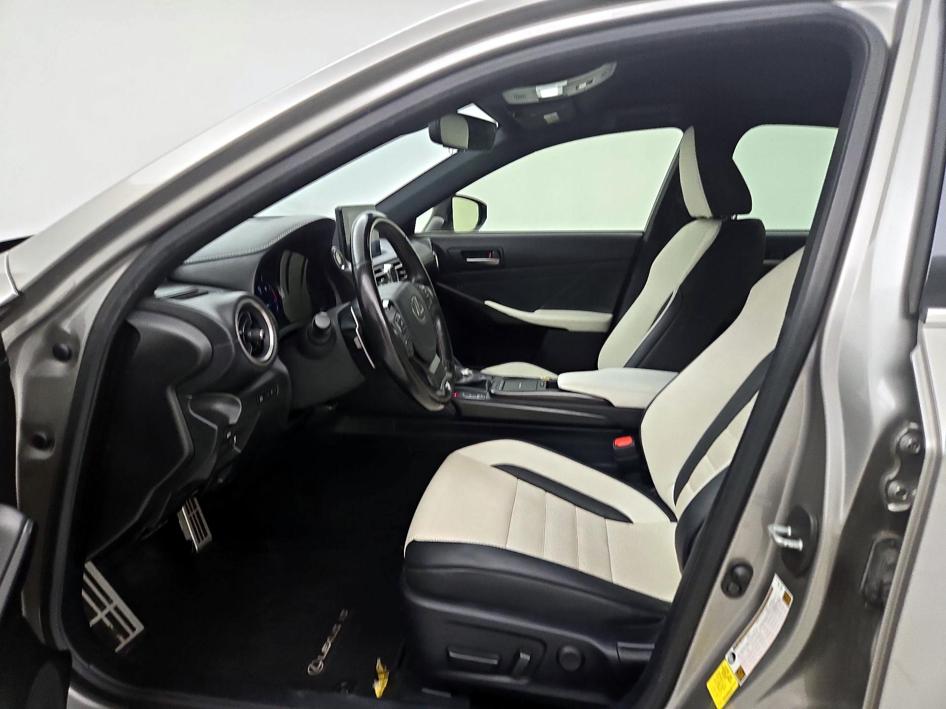 Thumbnail: 2021 Lexus IS - 11