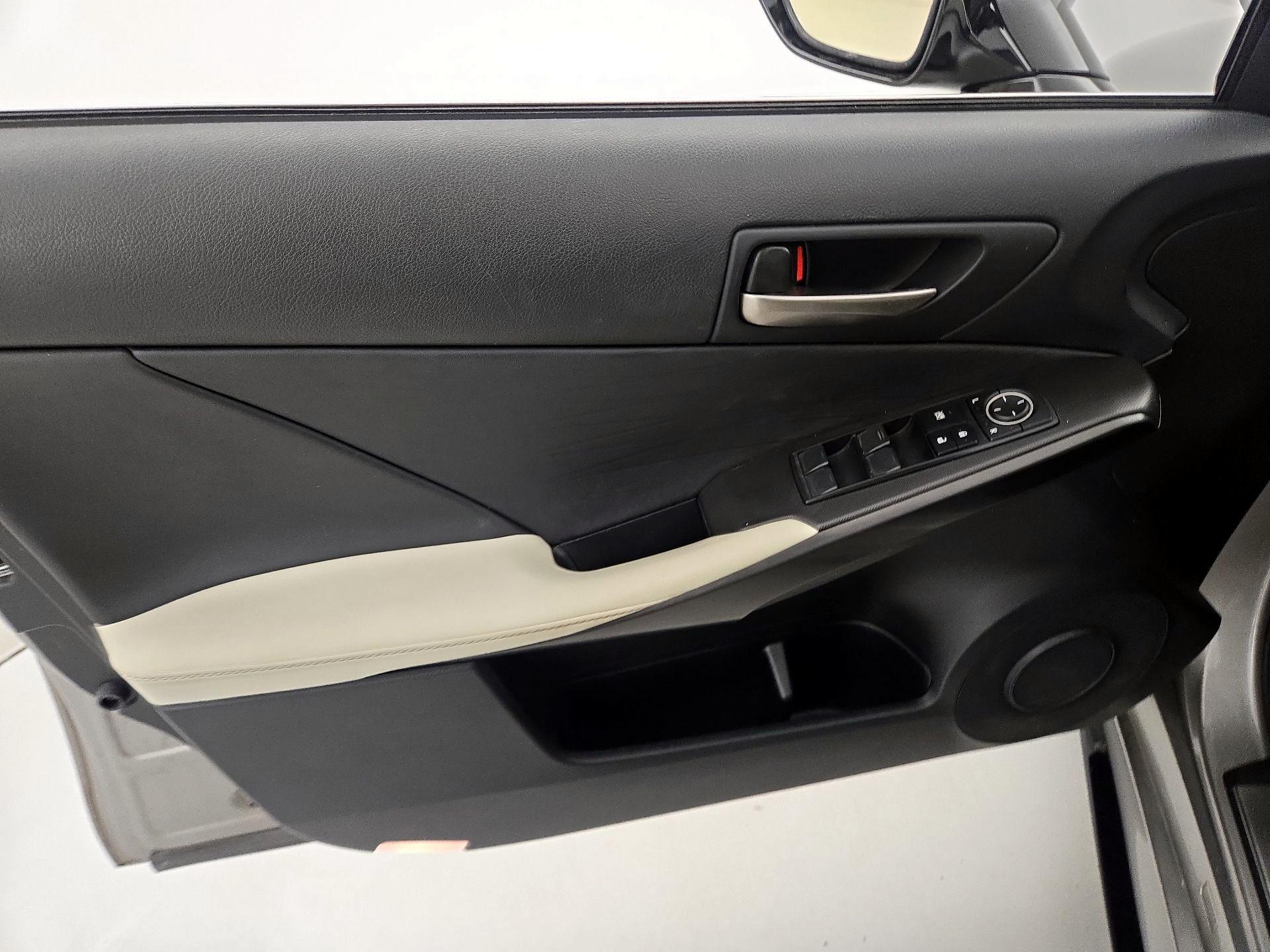 Thumbnail: 2021 Lexus IS - 12