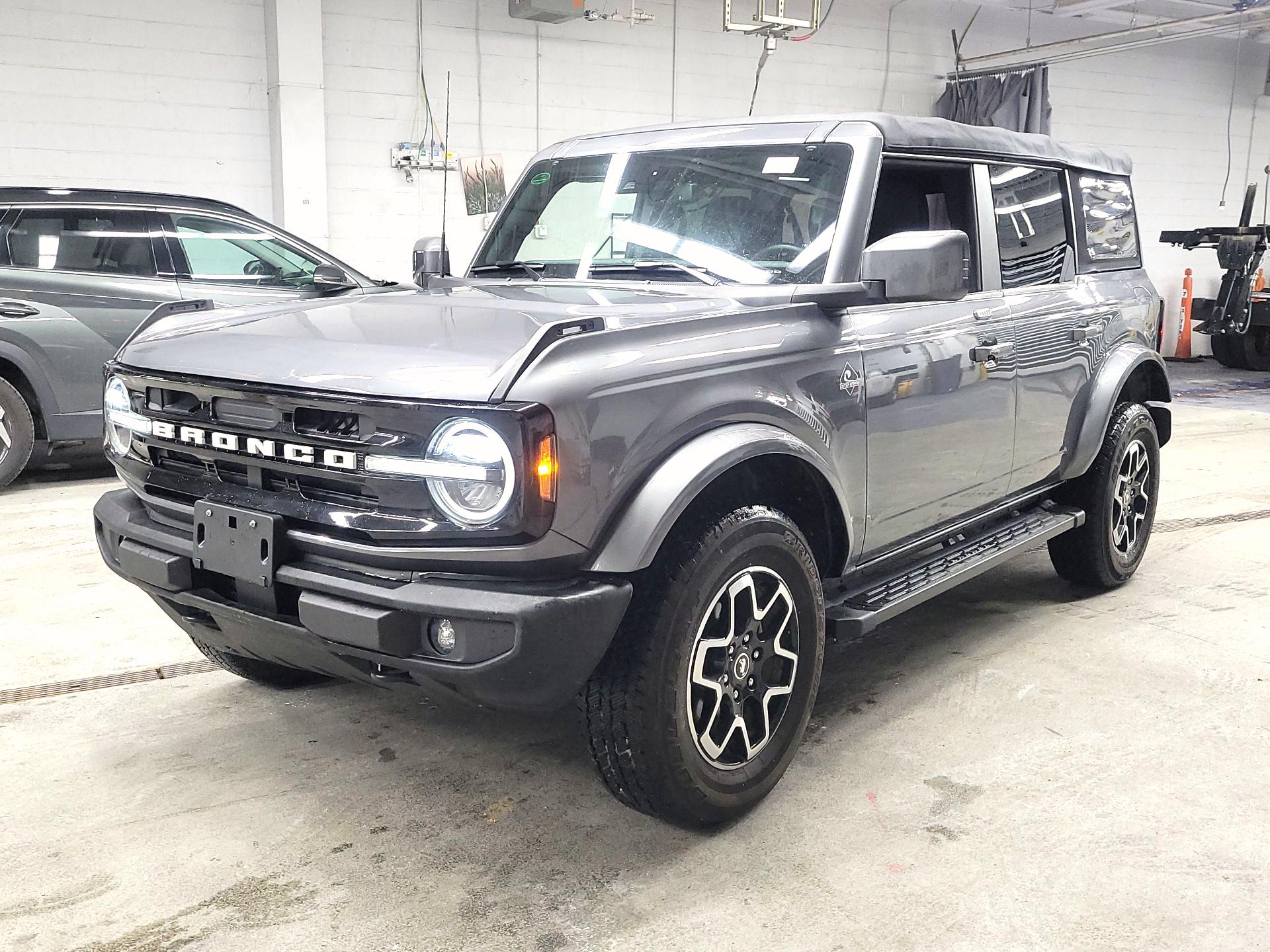 Thumbnail: 2022 Ford Bronco - 3