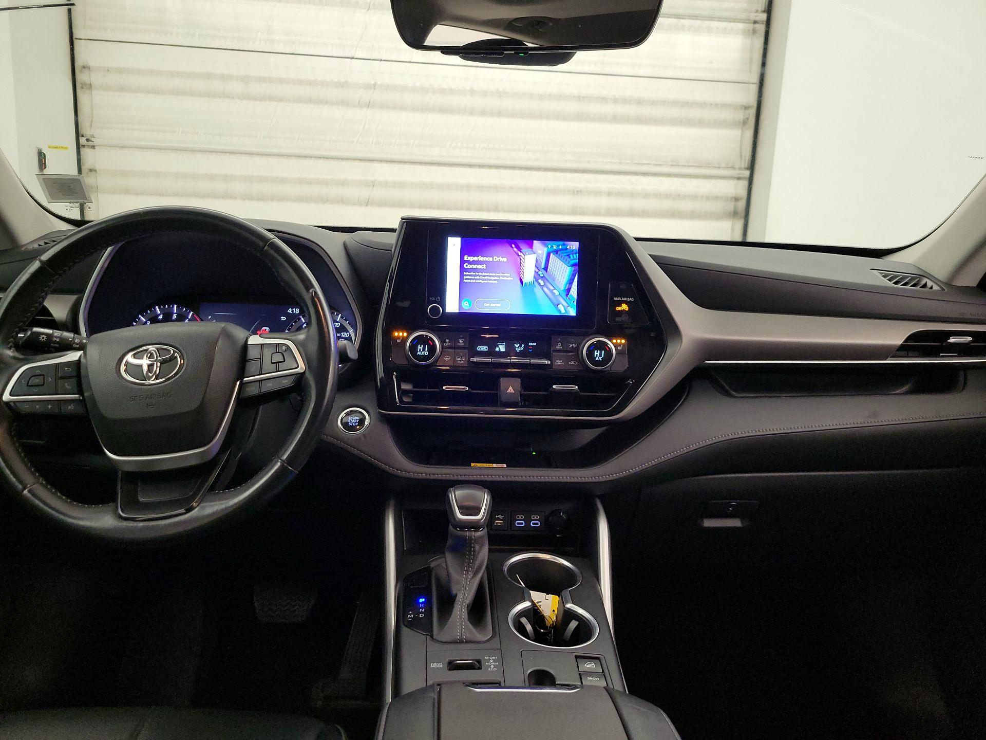 Thumbnail: 2023 Toyota Highlander - 9