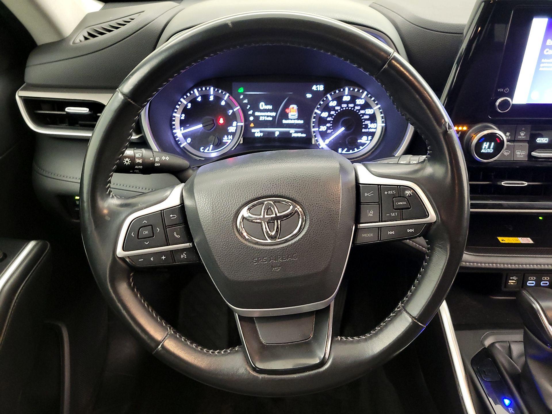 Thumbnail: 2023 Toyota Highlander - 10