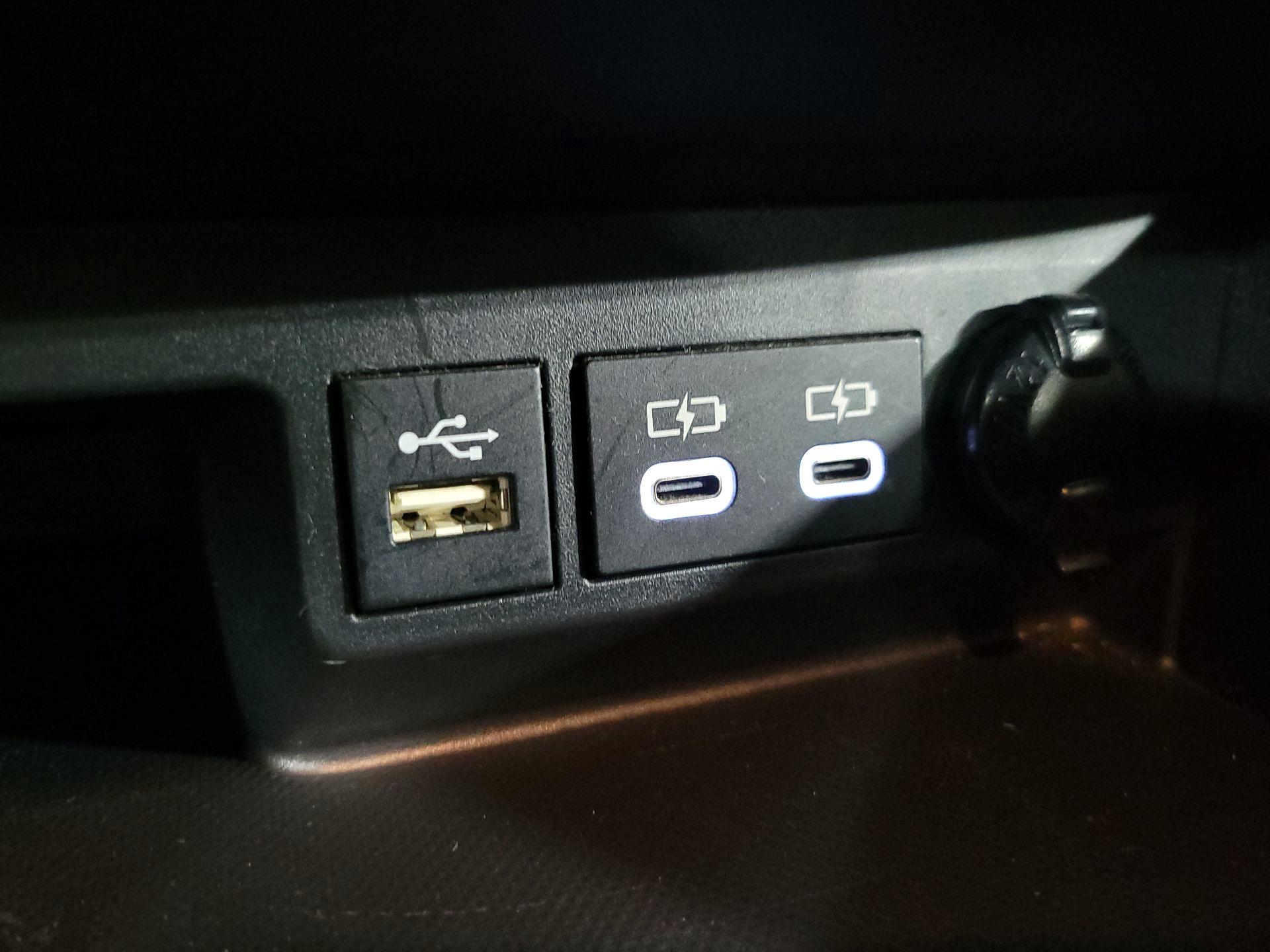 Thumbnail: 2023 Toyota Highlander - 18