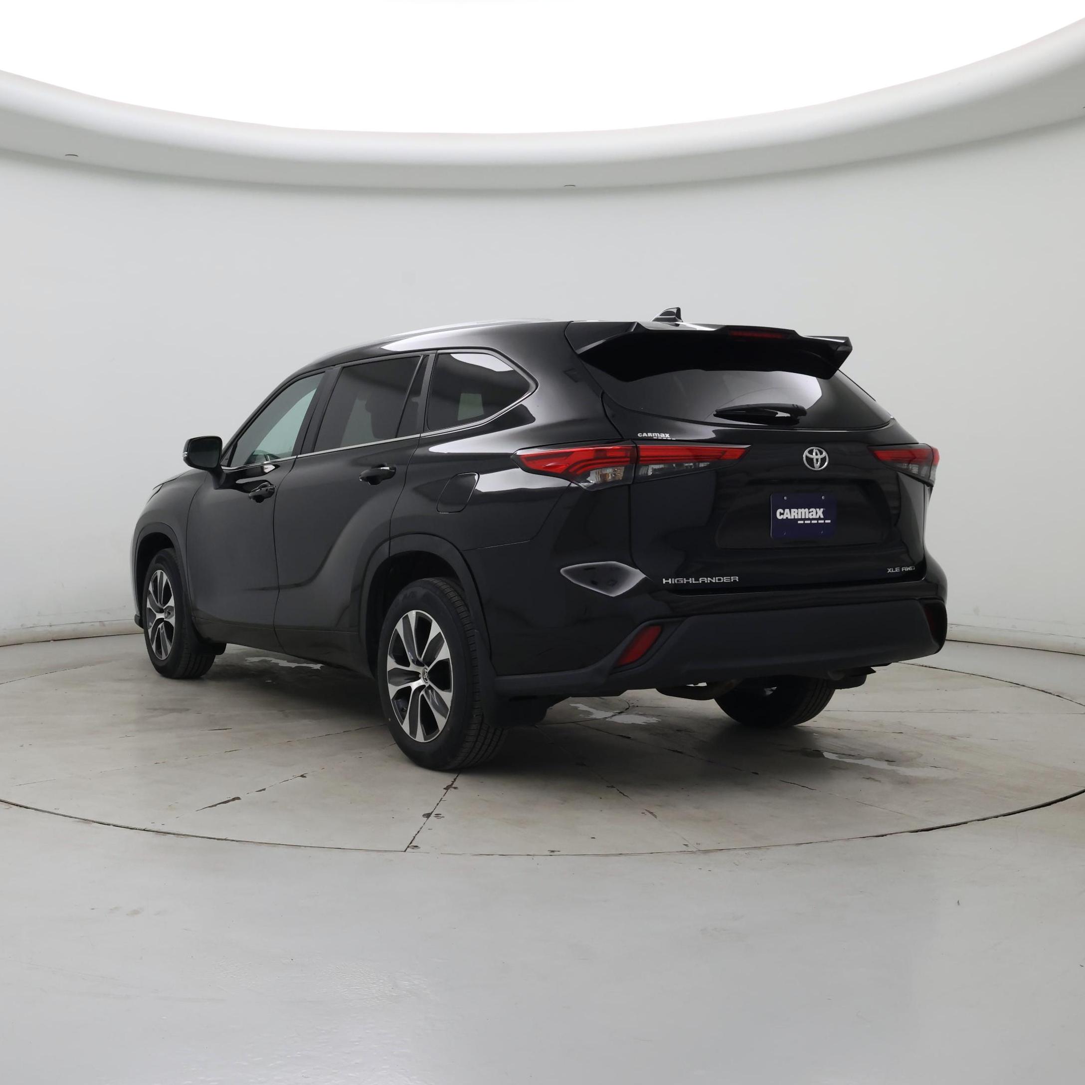 Thumbnail: 2023 Toyota Highlander - 2