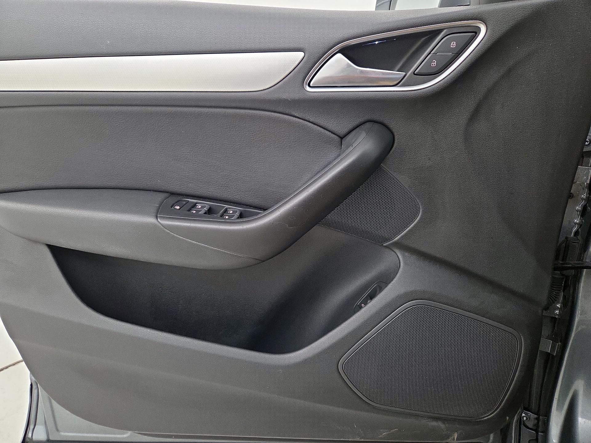 Thumbnail: 2016 Audi Q3 - 12