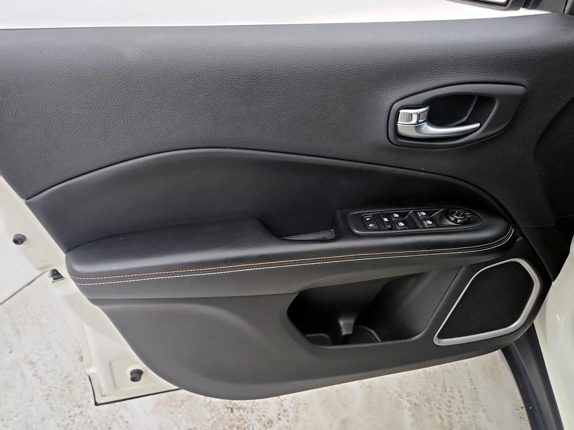 Thumbnail: 2019 Jeep Compass - 12