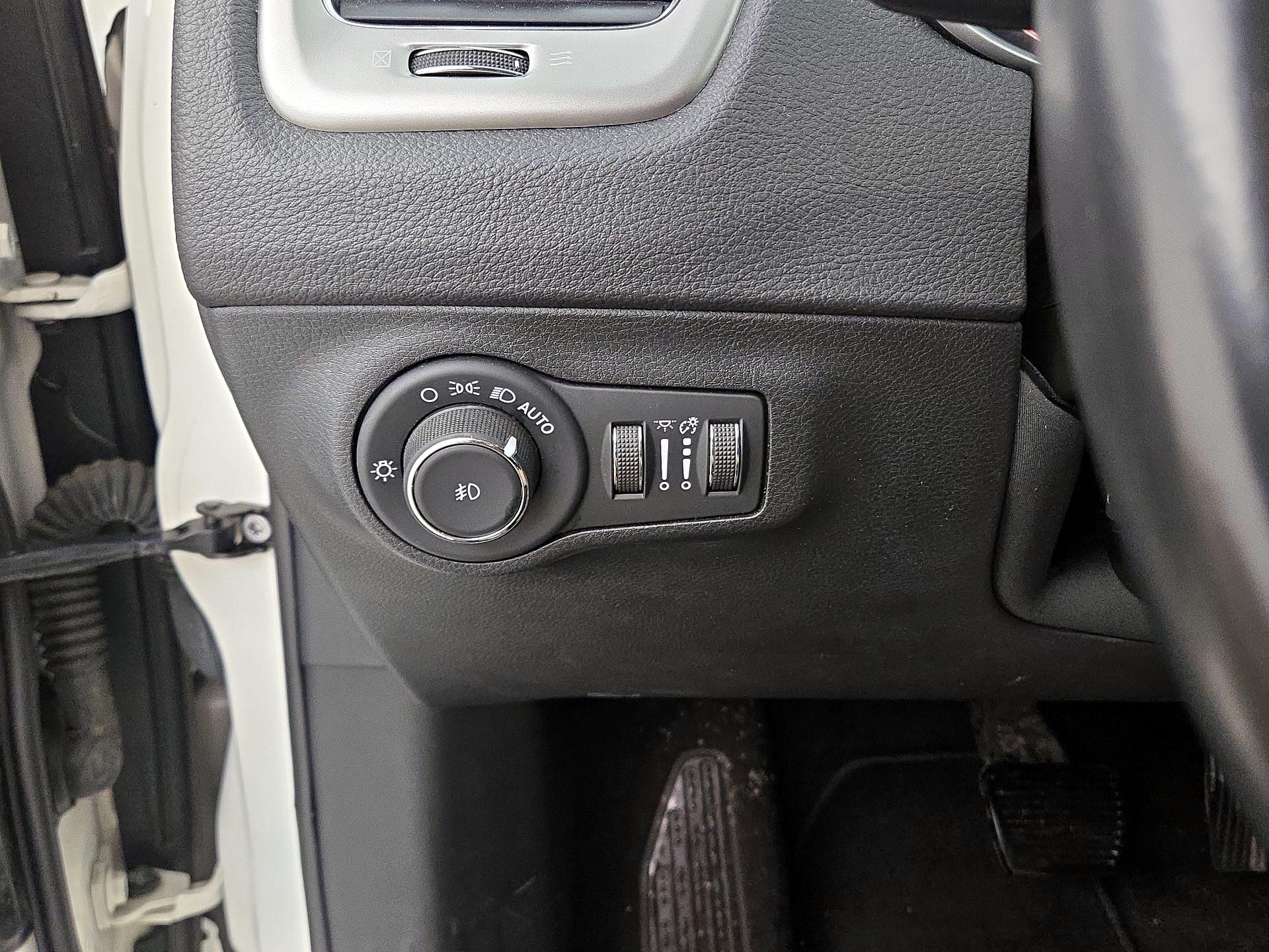 Thumbnail: 2019 Jeep Compass - 13