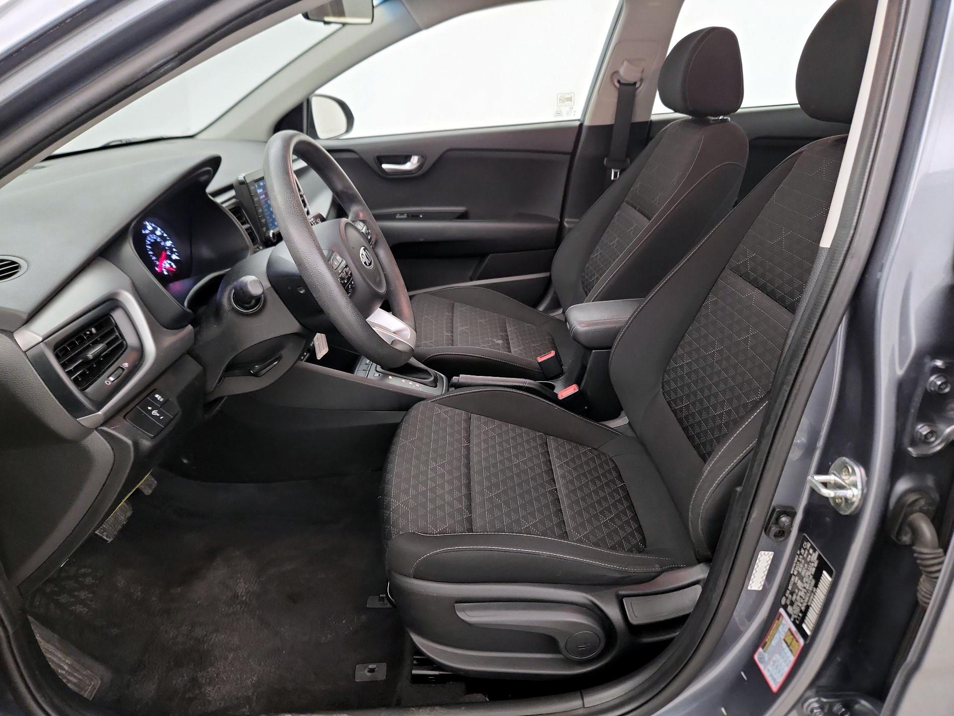 Thumbnail: 2020 Kia Rio - 11