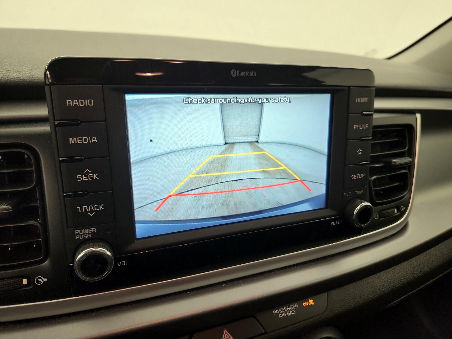 Thumbnail: 2020 Kia Rio - 14