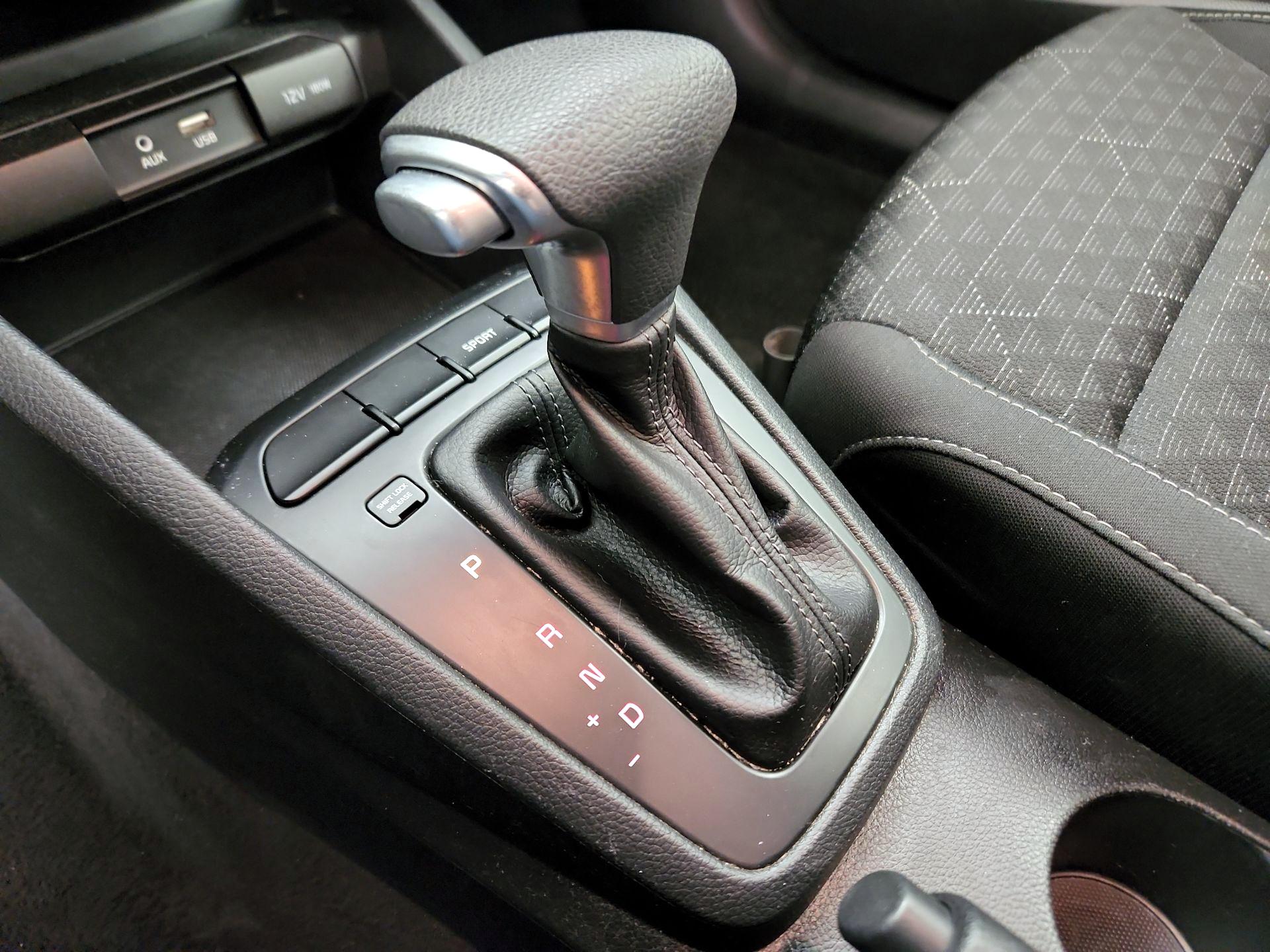 Thumbnail: 2020 Kia Rio - 17