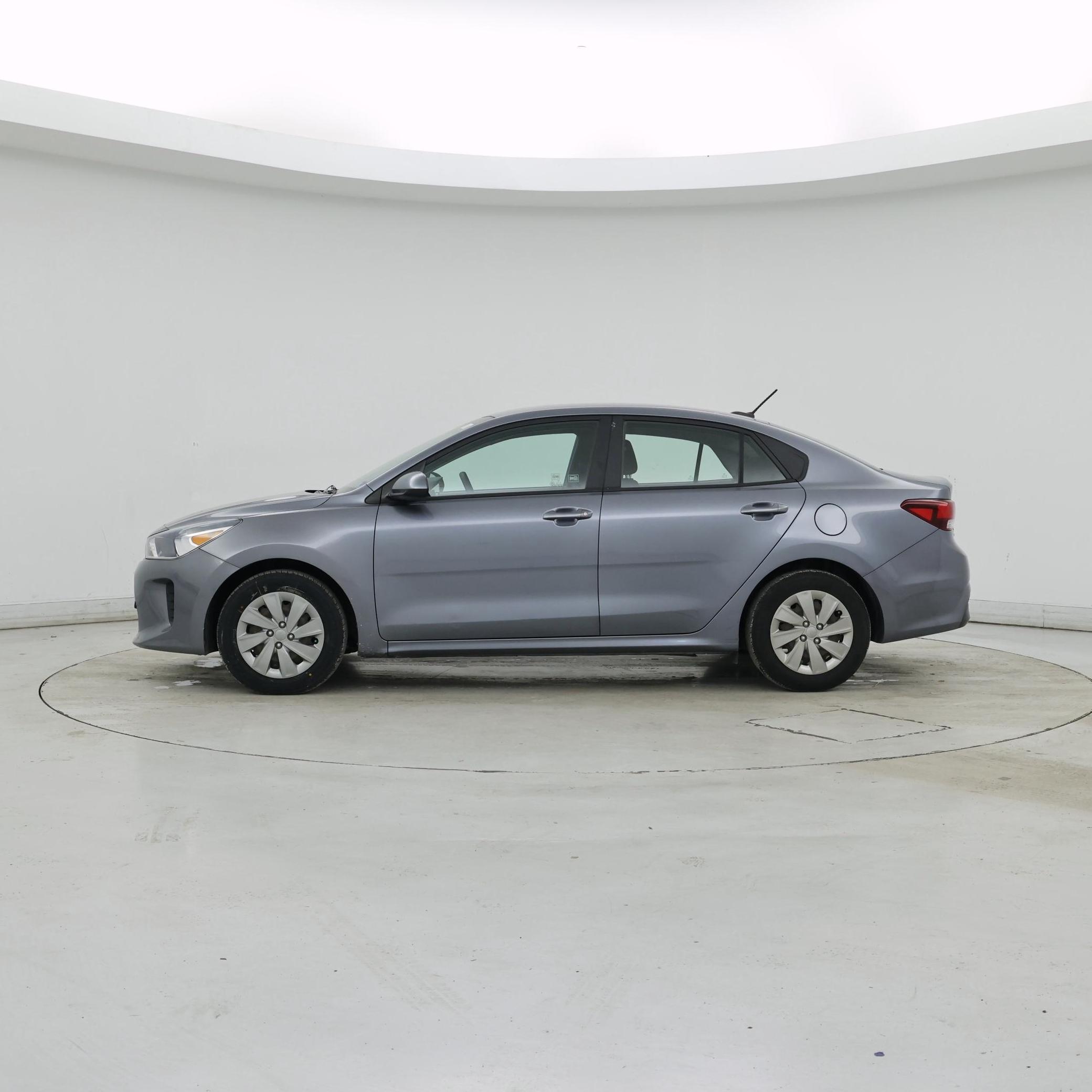 Thumbnail: 2020 Kia Rio - 3