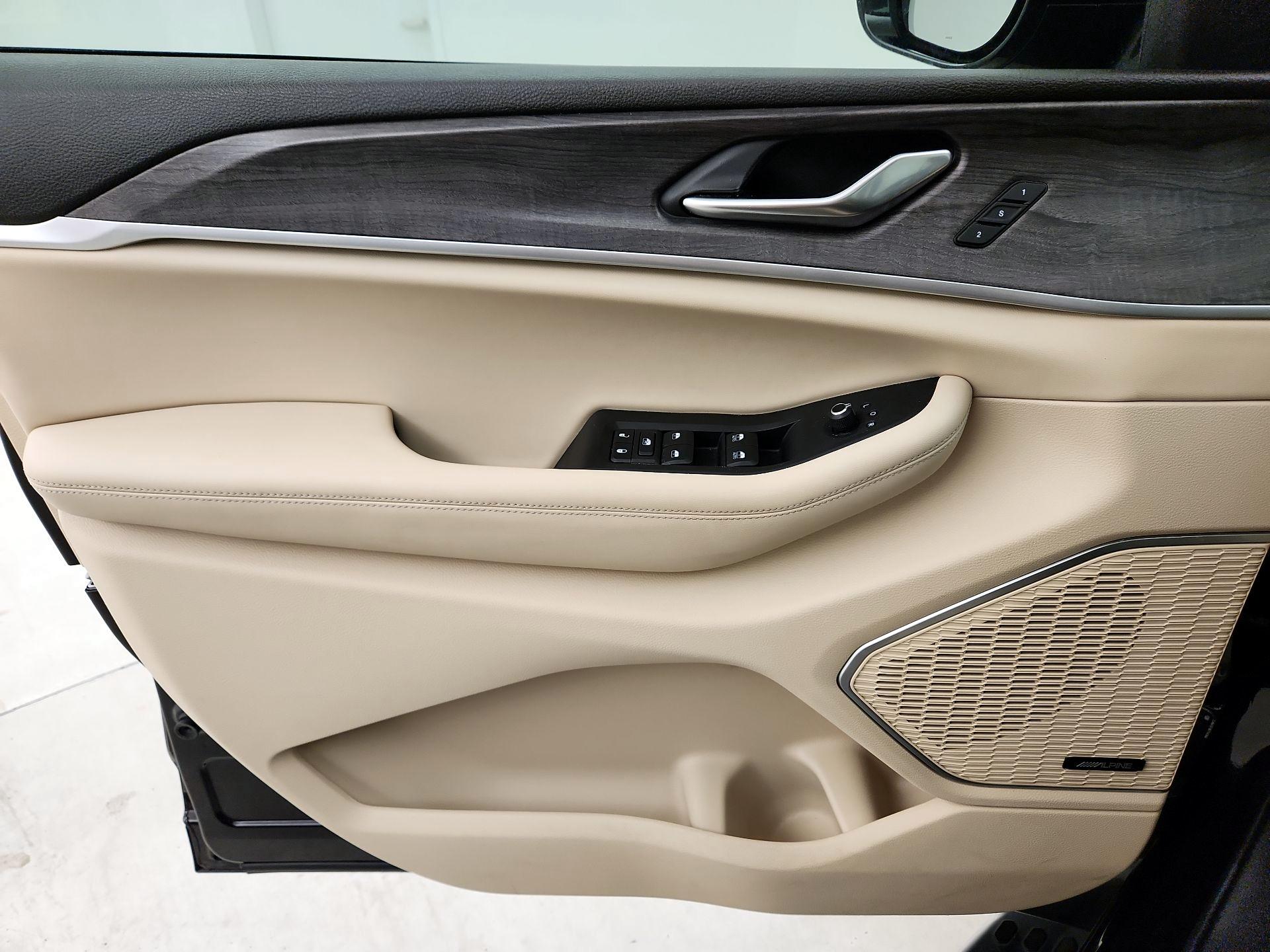 Thumbnail: 2022 Jeep Grand Cherokee L - 12