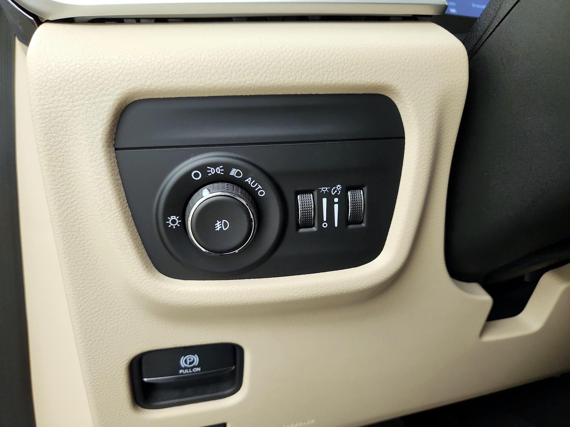 Thumbnail: 2022 Jeep Grand Cherokee L - 13