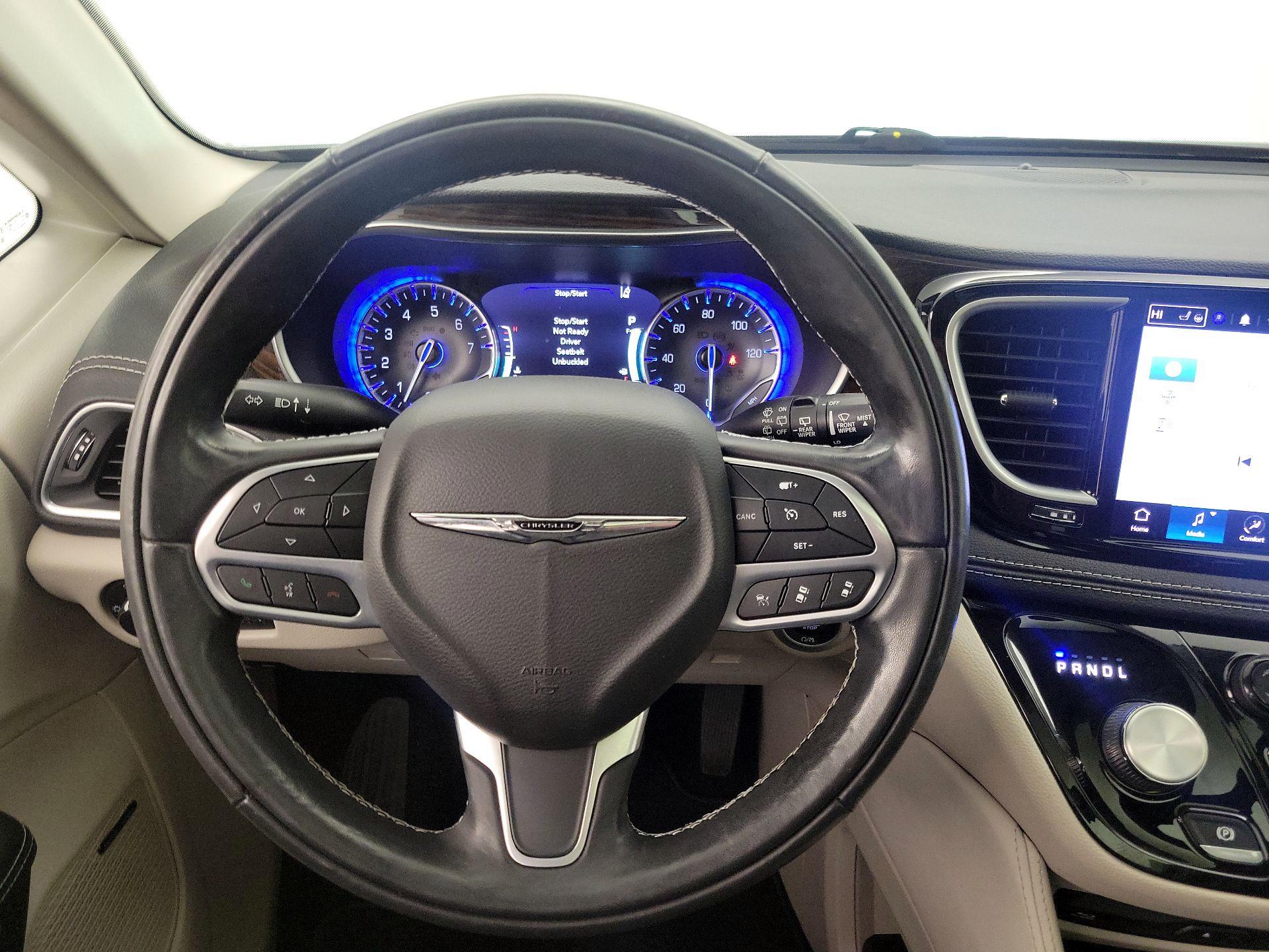 Thumbnail: 2022 Chrysler Pacifica - 10