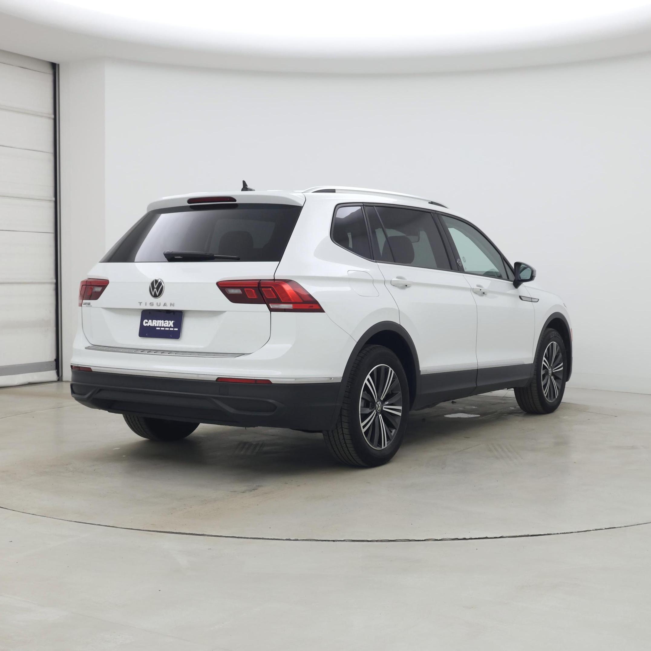 Thumbnail: 2024 Volkswagen Tiguan - 8