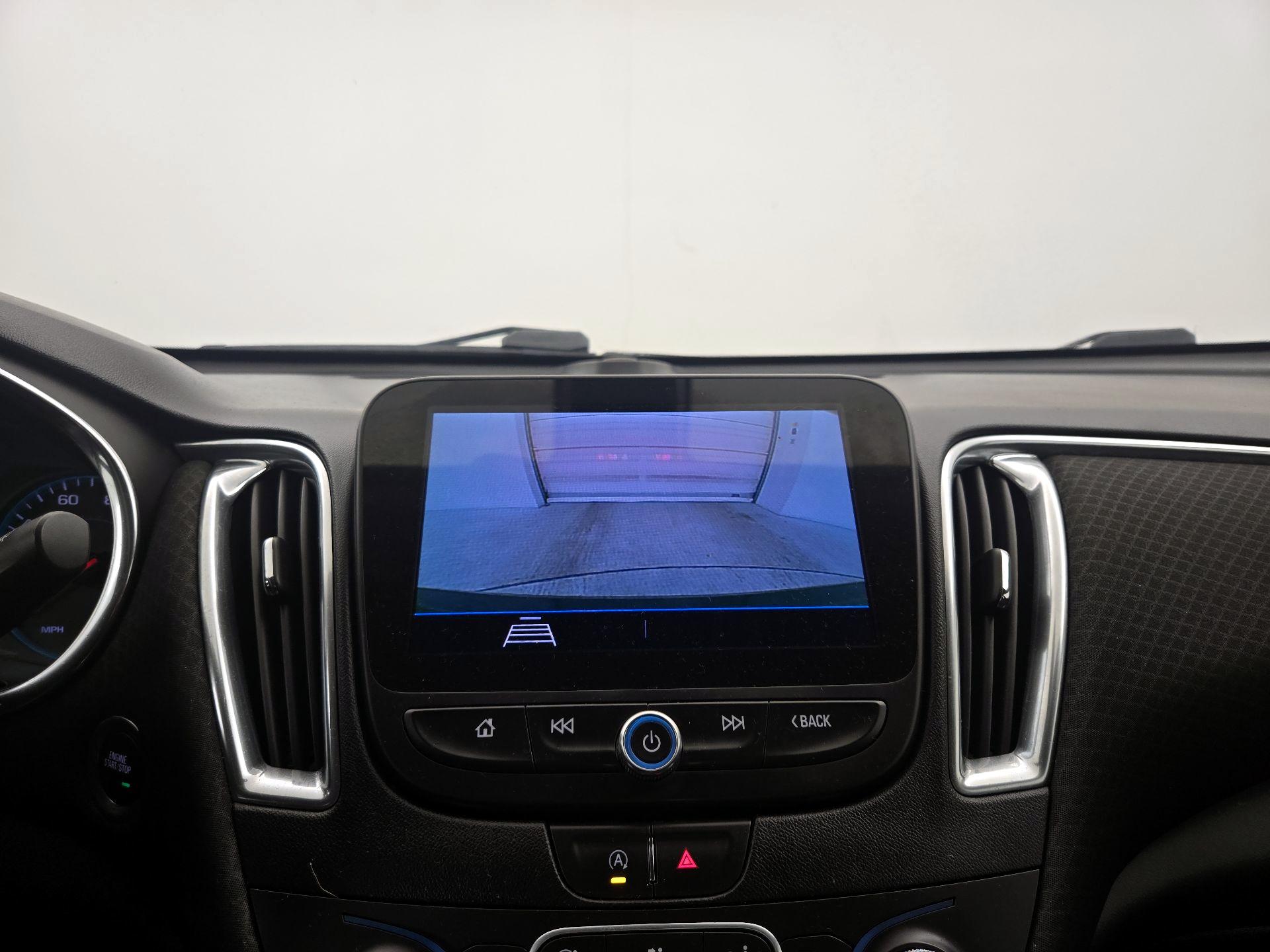 Thumbnail: 2020 Chevrolet Malibu - 14