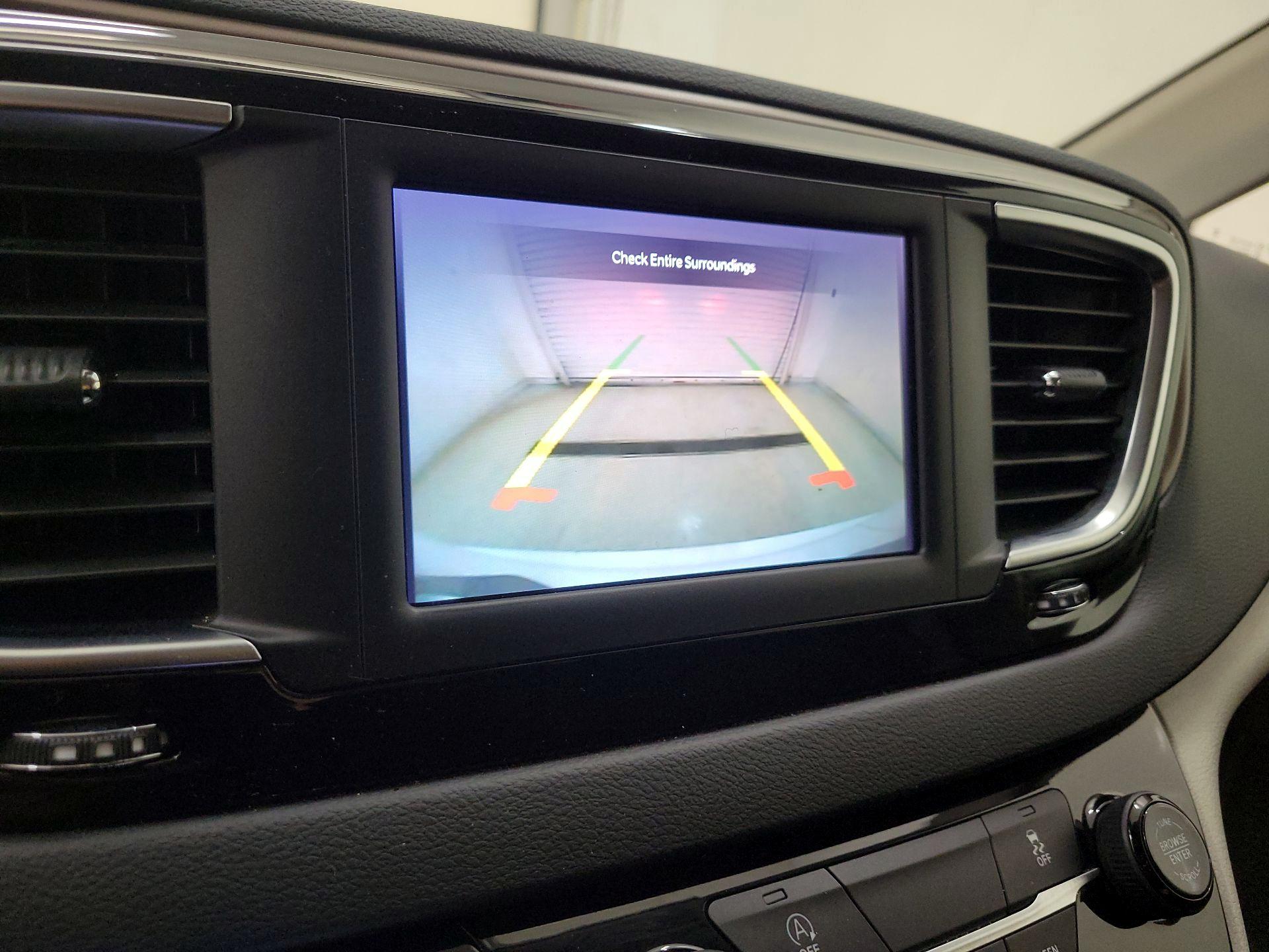 Thumbnail: 2023 Chrysler Voyager - 14