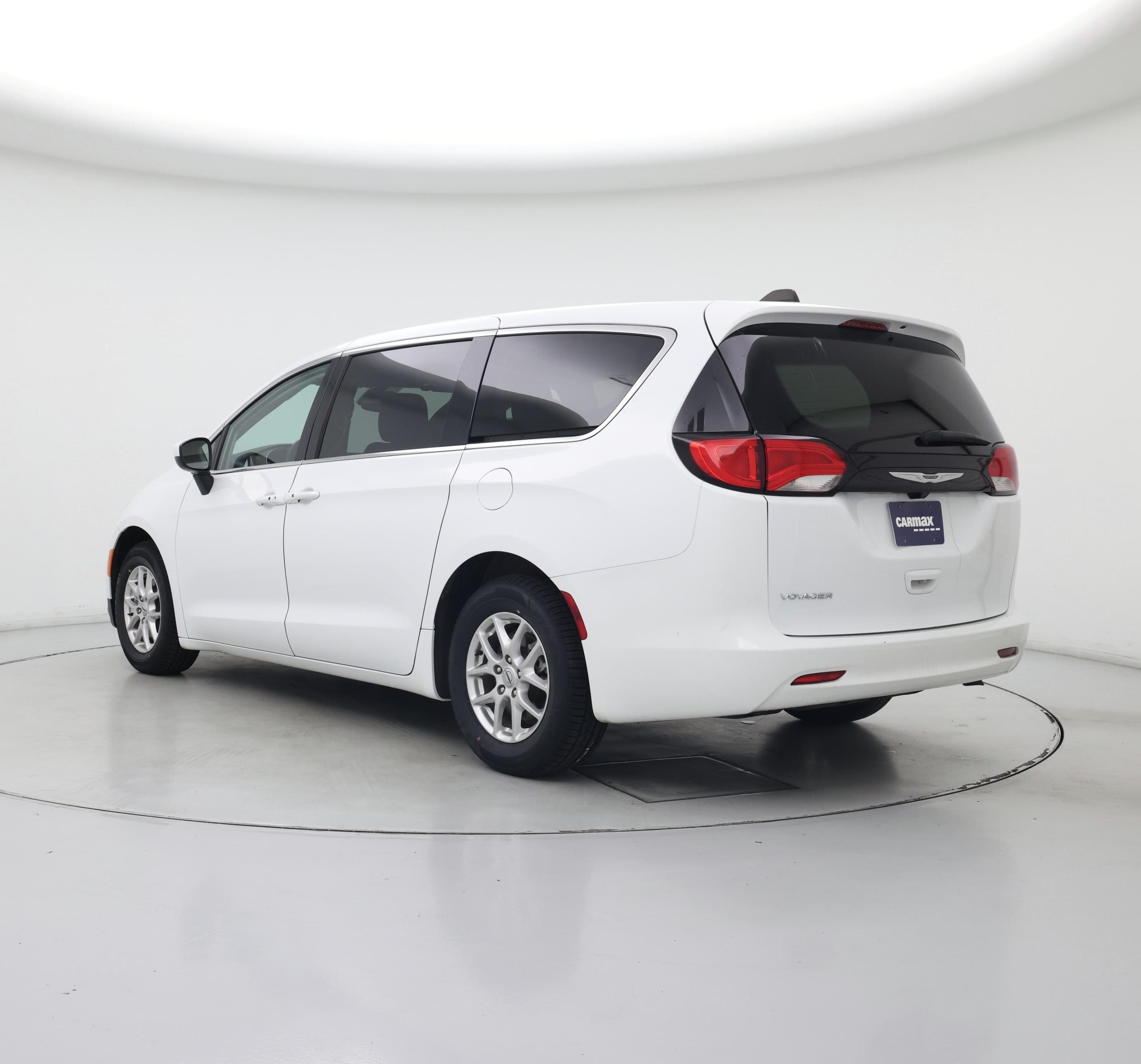 Thumbnail: 2023 Chrysler Voyager - 2