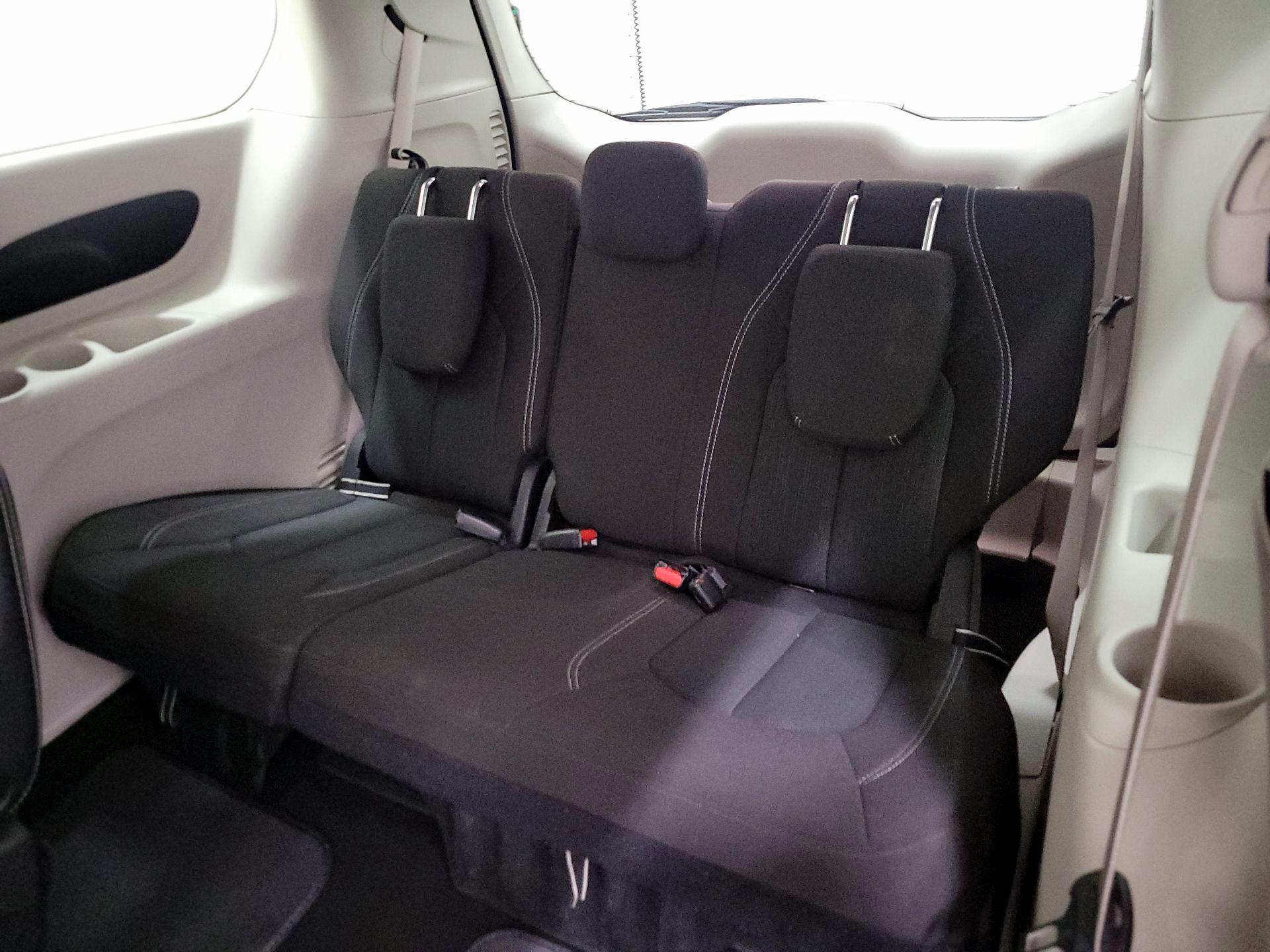 Thumbnail: 2023 Chrysler Voyager - 20