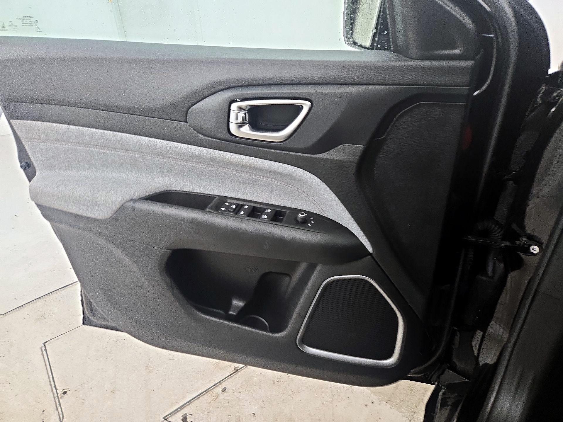 Thumbnail: 2022 Jeep Compass - 12