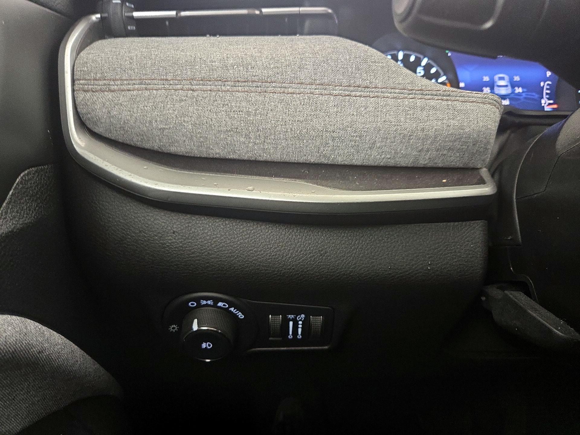 Thumbnail: 2022 Jeep Compass - 13