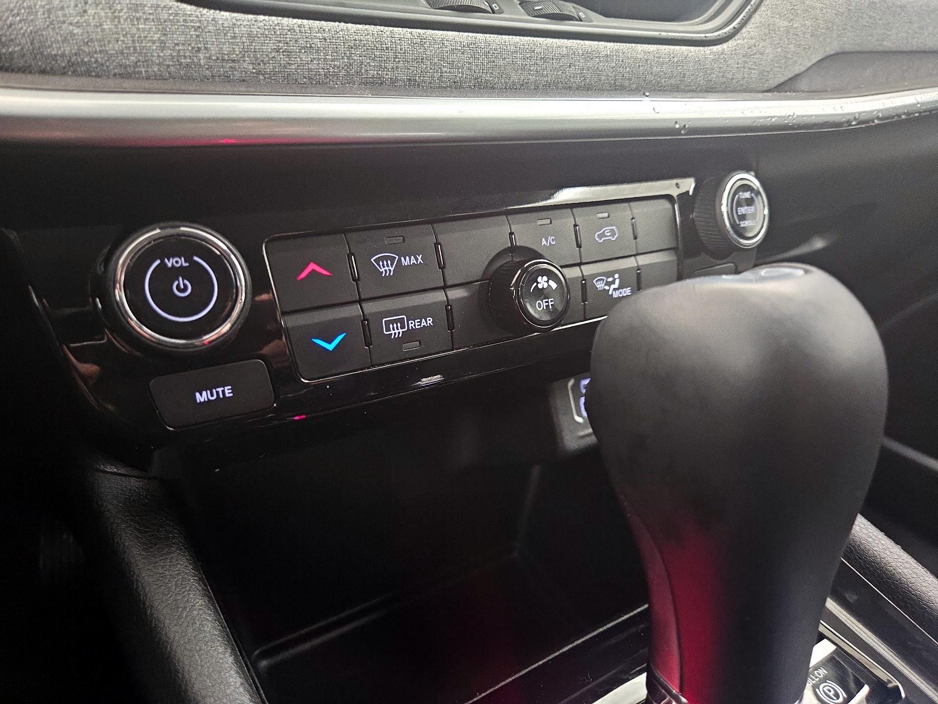 Thumbnail: 2022 Jeep Compass - 16