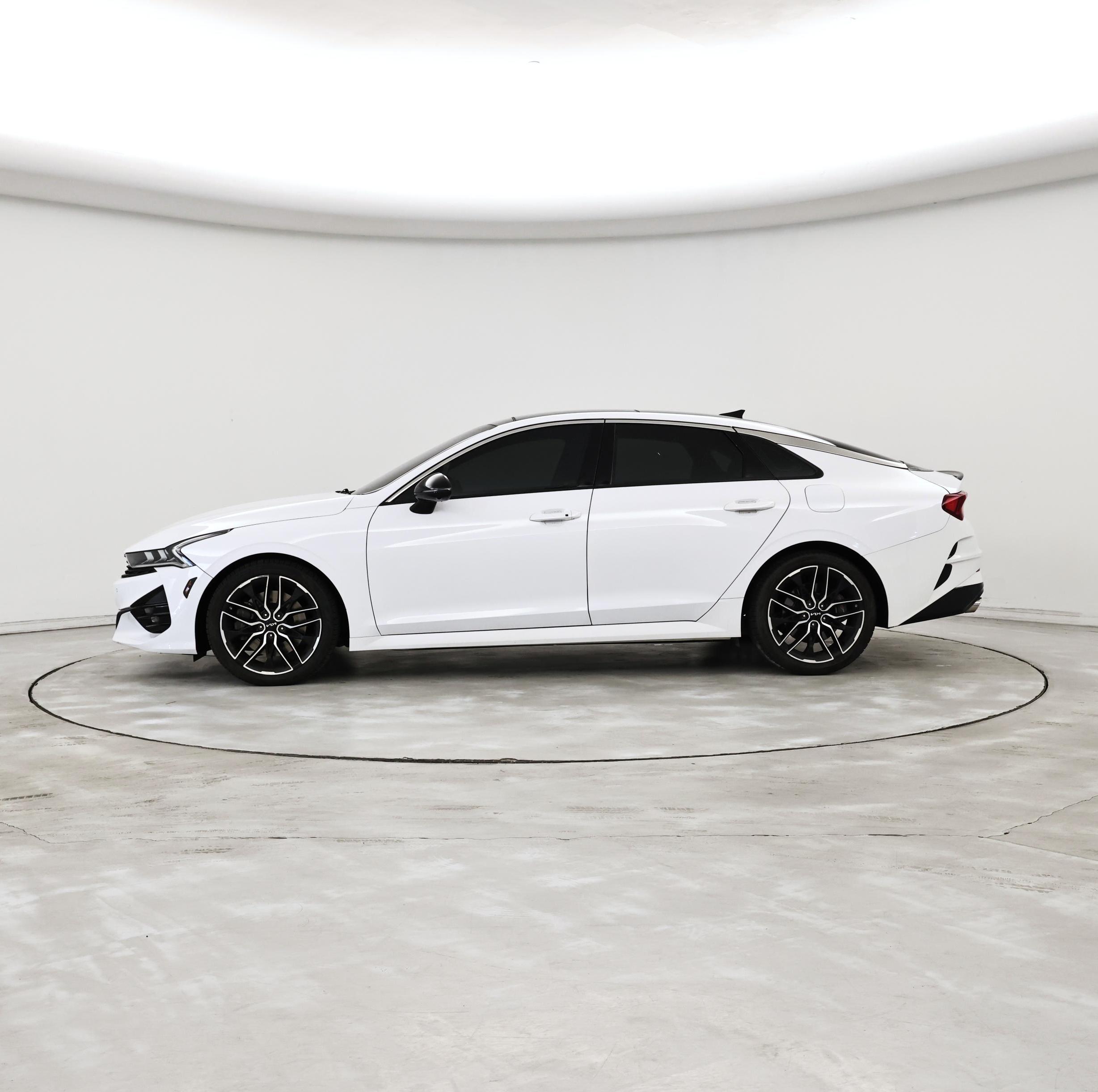 Thumbnail: 2023 Kia K5 - 3