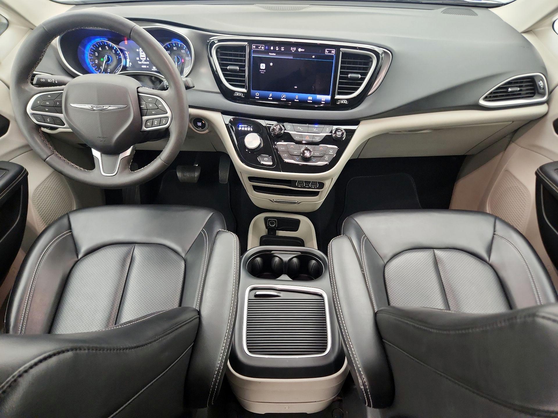 Thumbnail: 2023 Chrysler Pacifica - 9