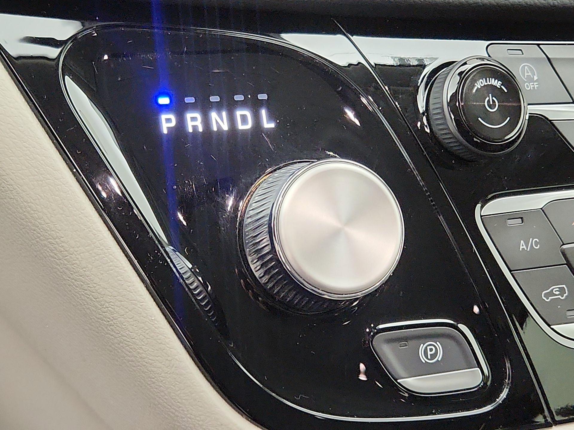 Thumbnail: 2023 Chrysler Pacifica - 17