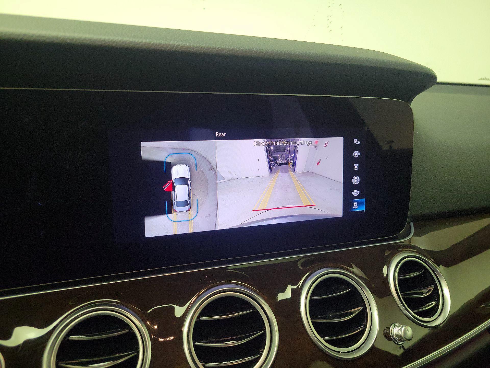 Thumbnail: 2022 Mercedes-Benz E-Class - 15