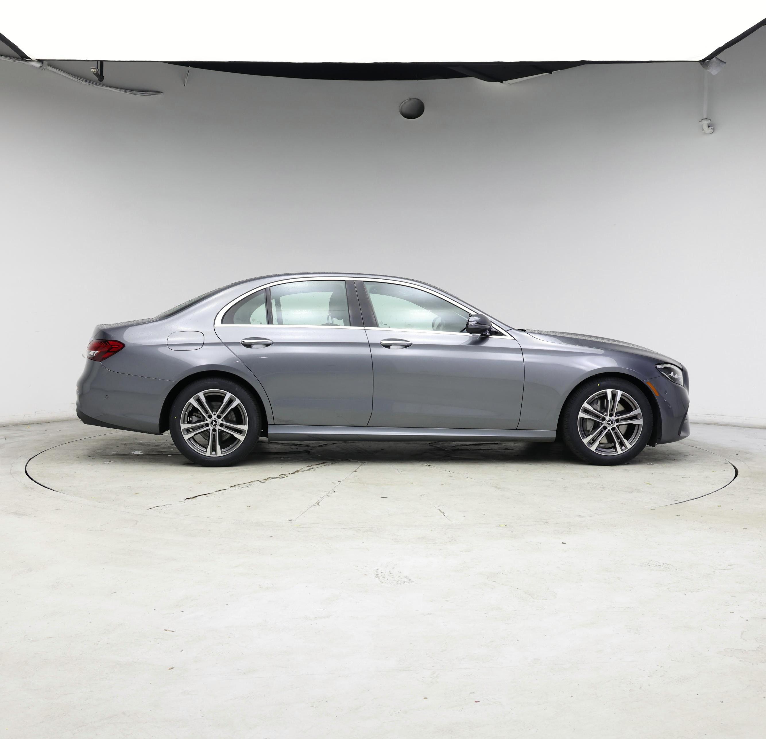 Thumbnail: 2022 Mercedes-Benz E-Class - 7