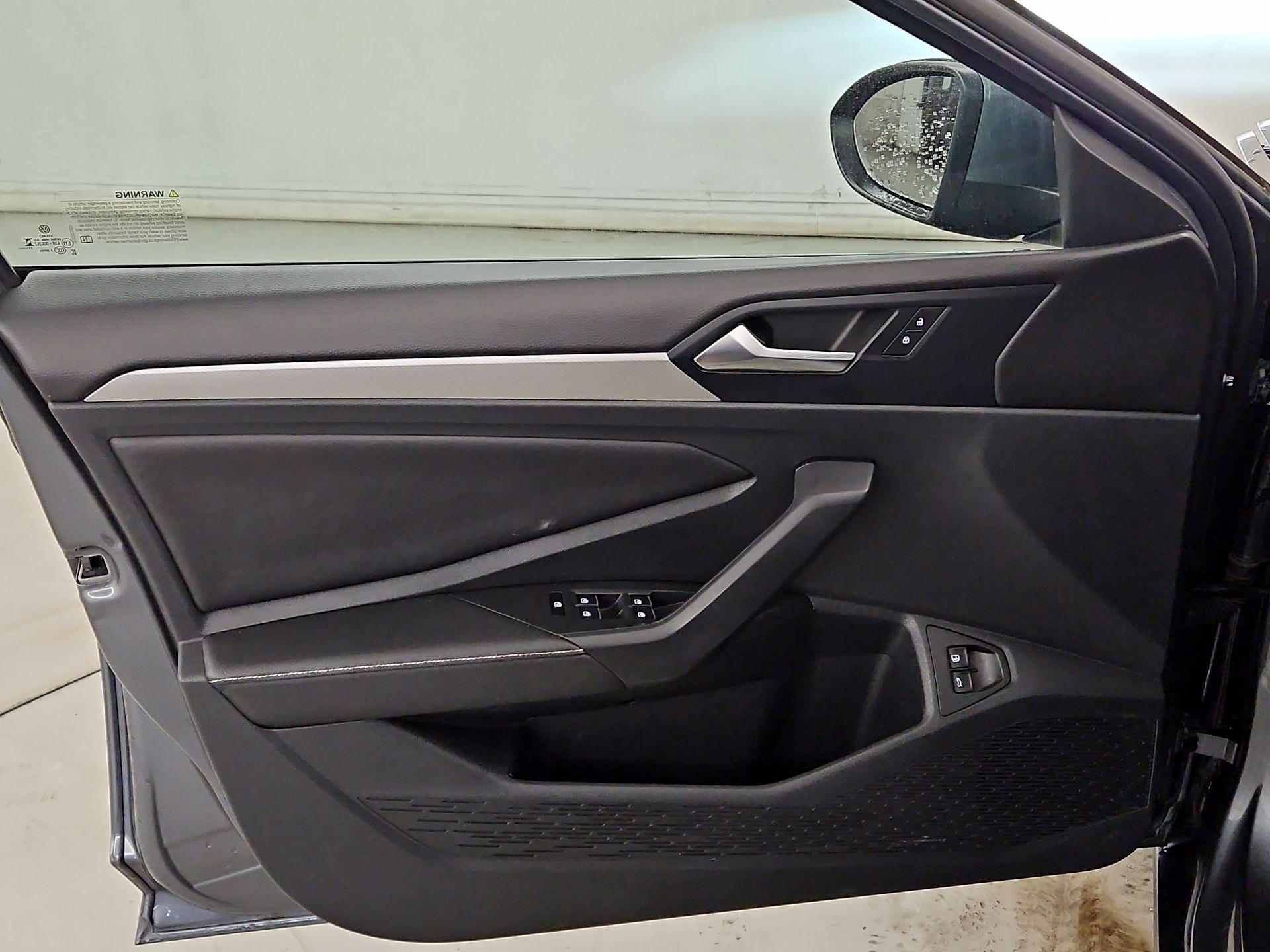 Thumbnail: 2024 Volkswagen Jetta - 12