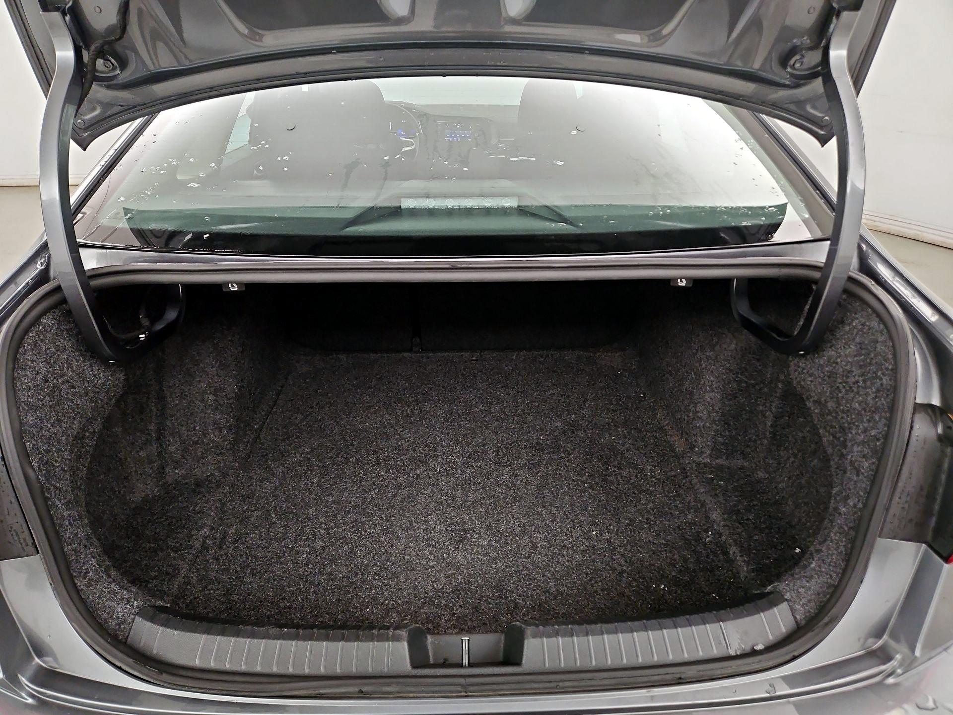 Thumbnail: 2024 Volkswagen Jetta - 20