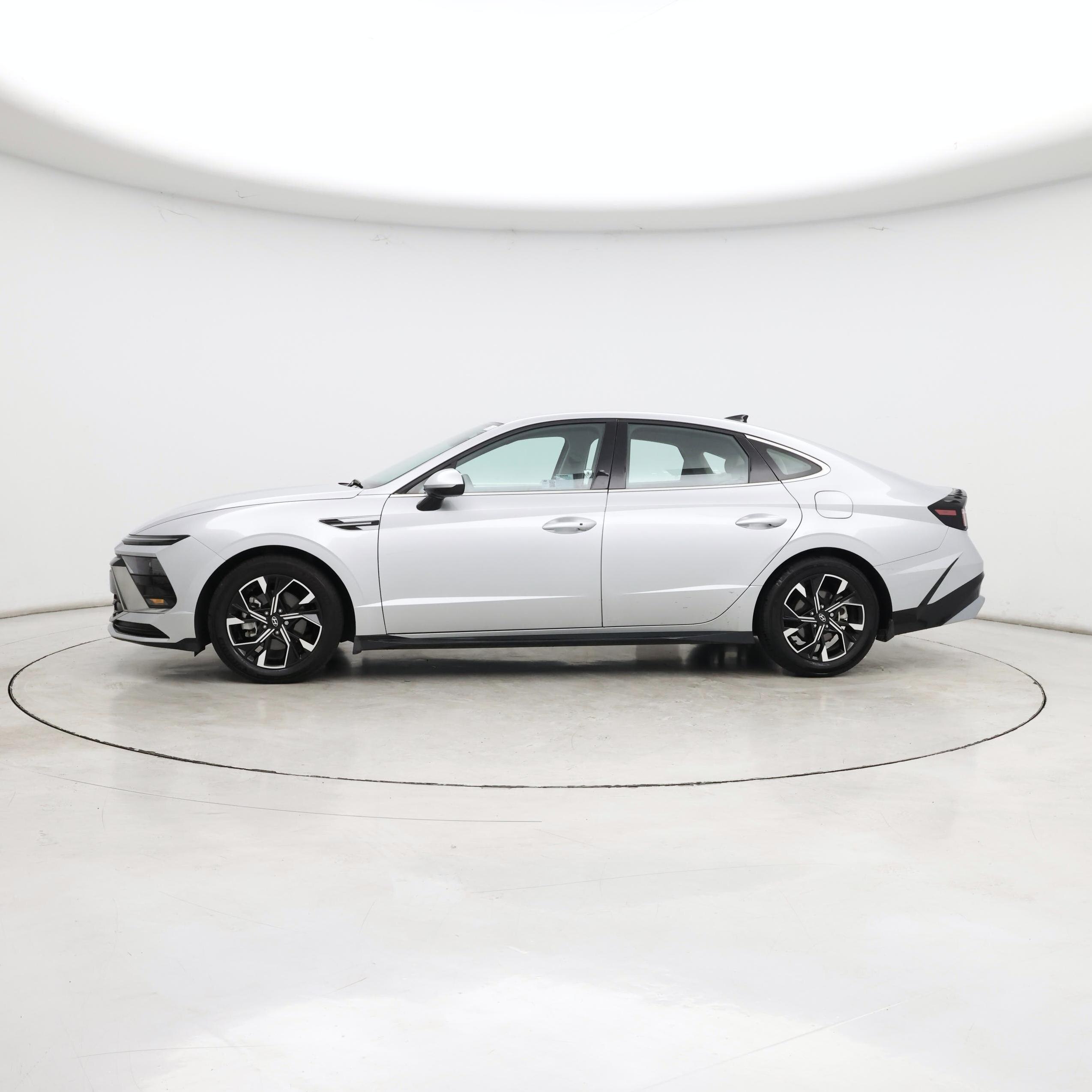 Thumbnail: 2024 Hyundai Sonata - 3