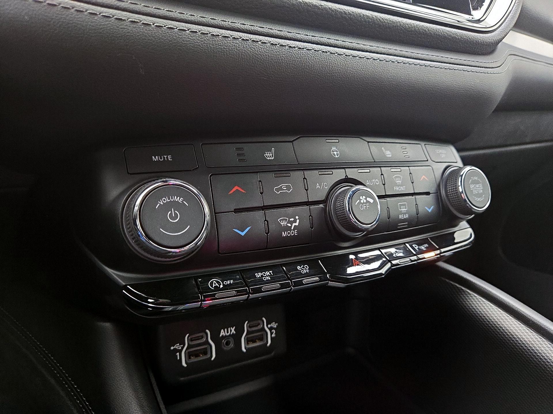 Thumbnail: 2022 Dodge Durango - 16