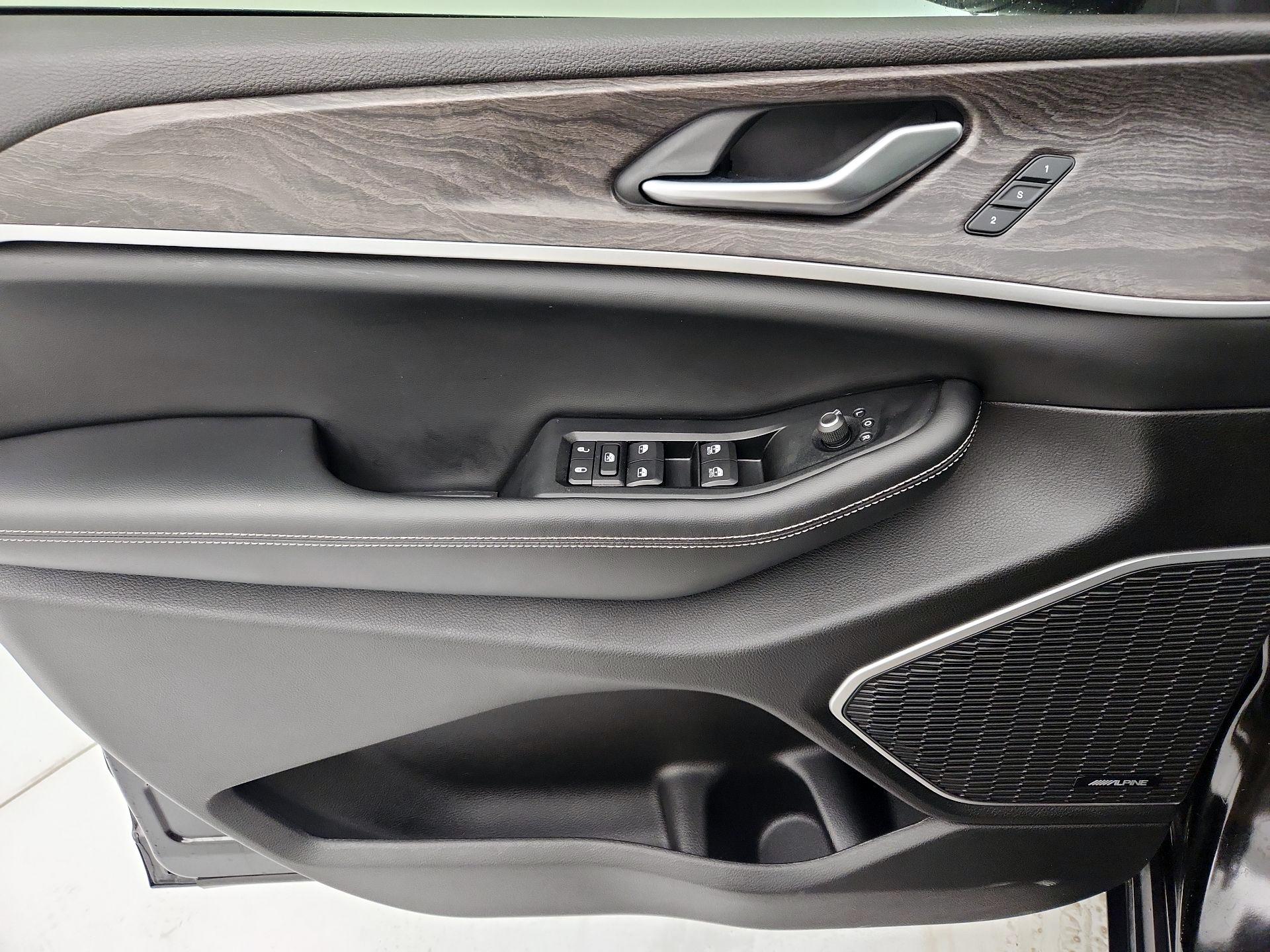 Thumbnail: 2023 Jeep Grand Cherokee - 12