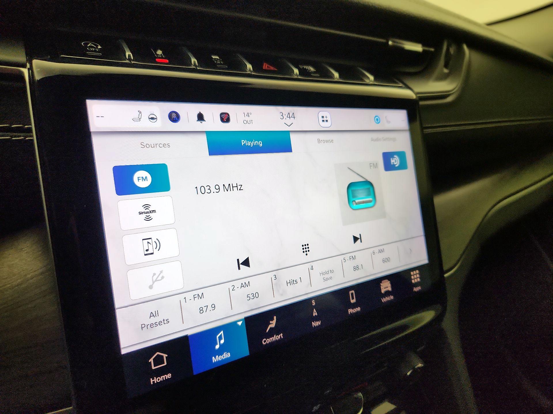 Thumbnail: 2023 Jeep Grand Cherokee - 16