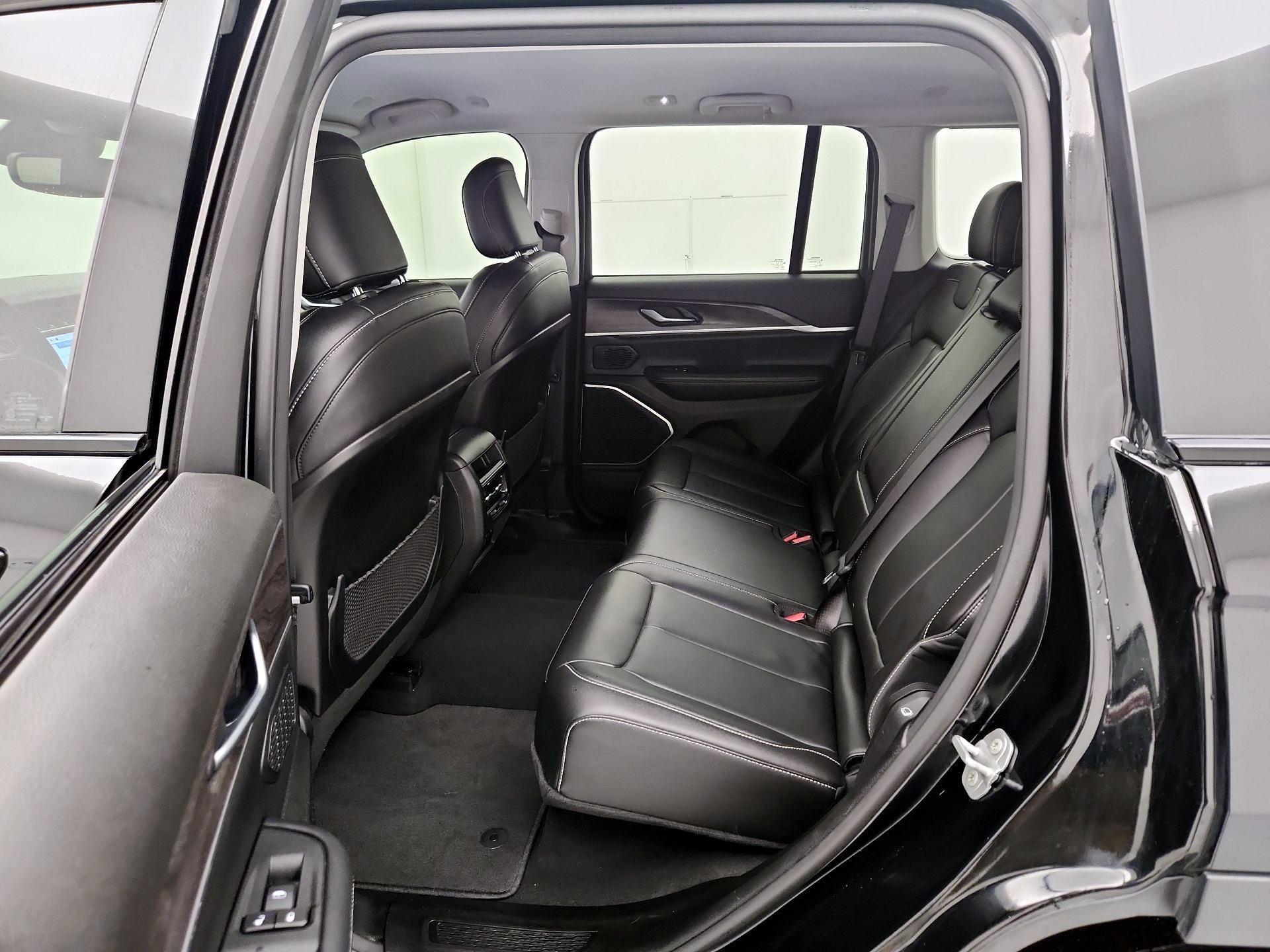 Thumbnail: 2023 Jeep Grand Cherokee - 20