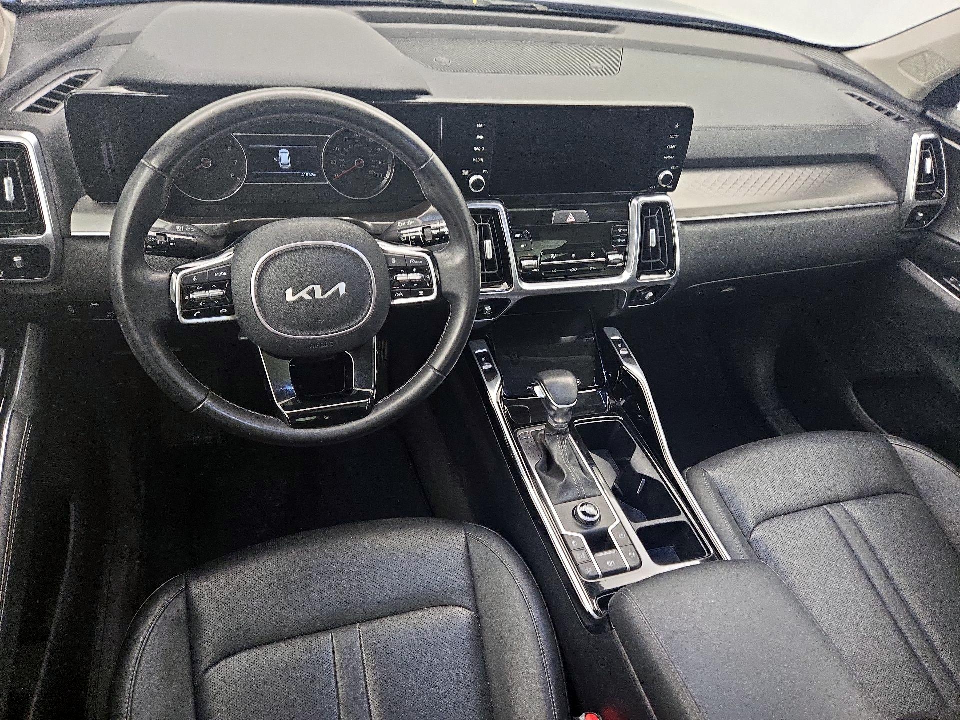 Thumbnail: 2022 Kia Sorento - 9