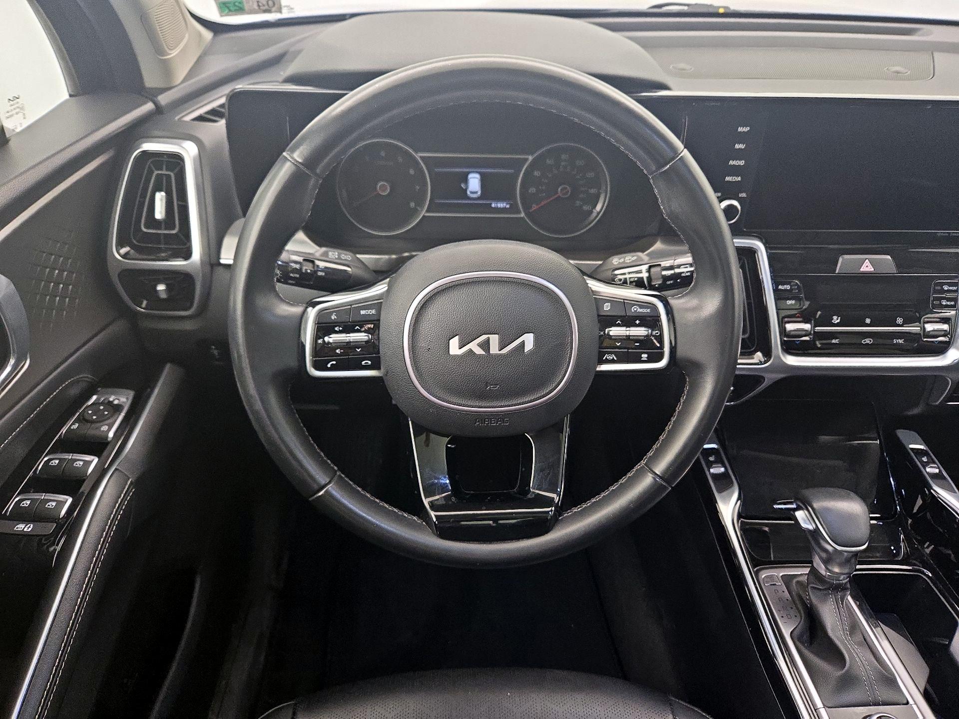 Thumbnail: 2022 Kia Sorento - 10