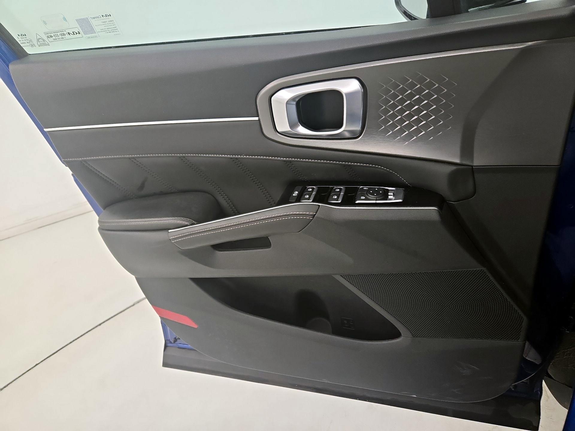 Thumbnail: 2022 Kia Sorento - 12